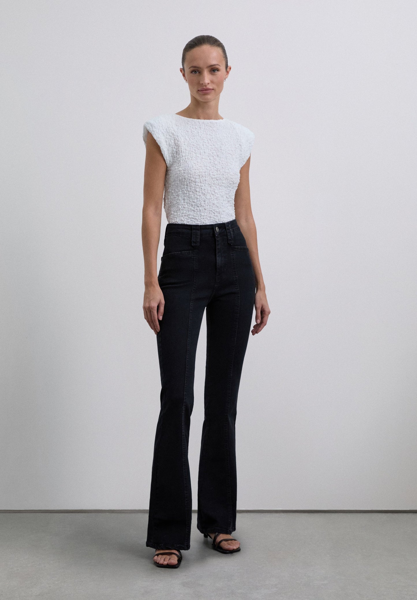 PANTALÓN DENIM BOOTCUT