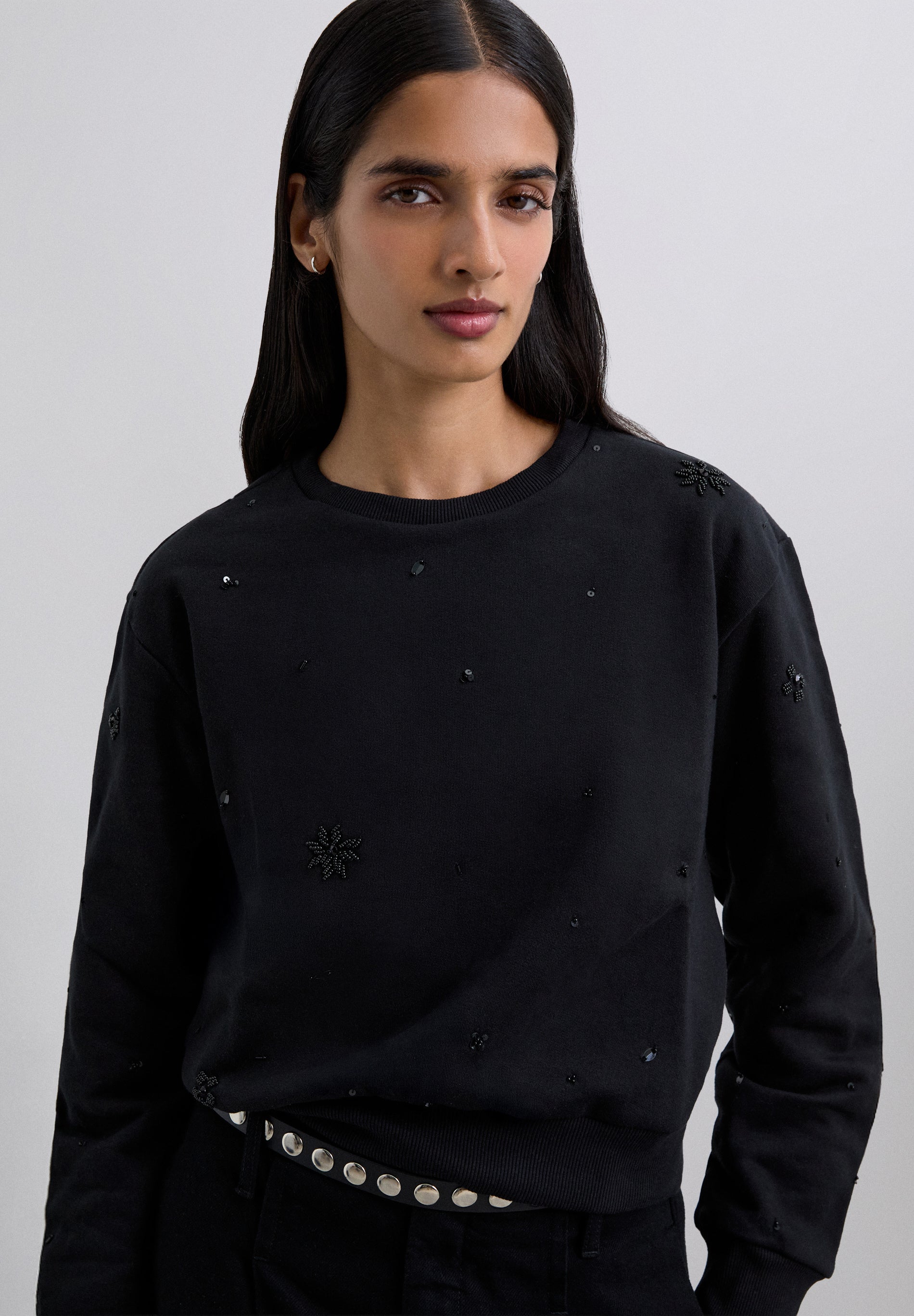 SUDADERA BORDADOS TRASS