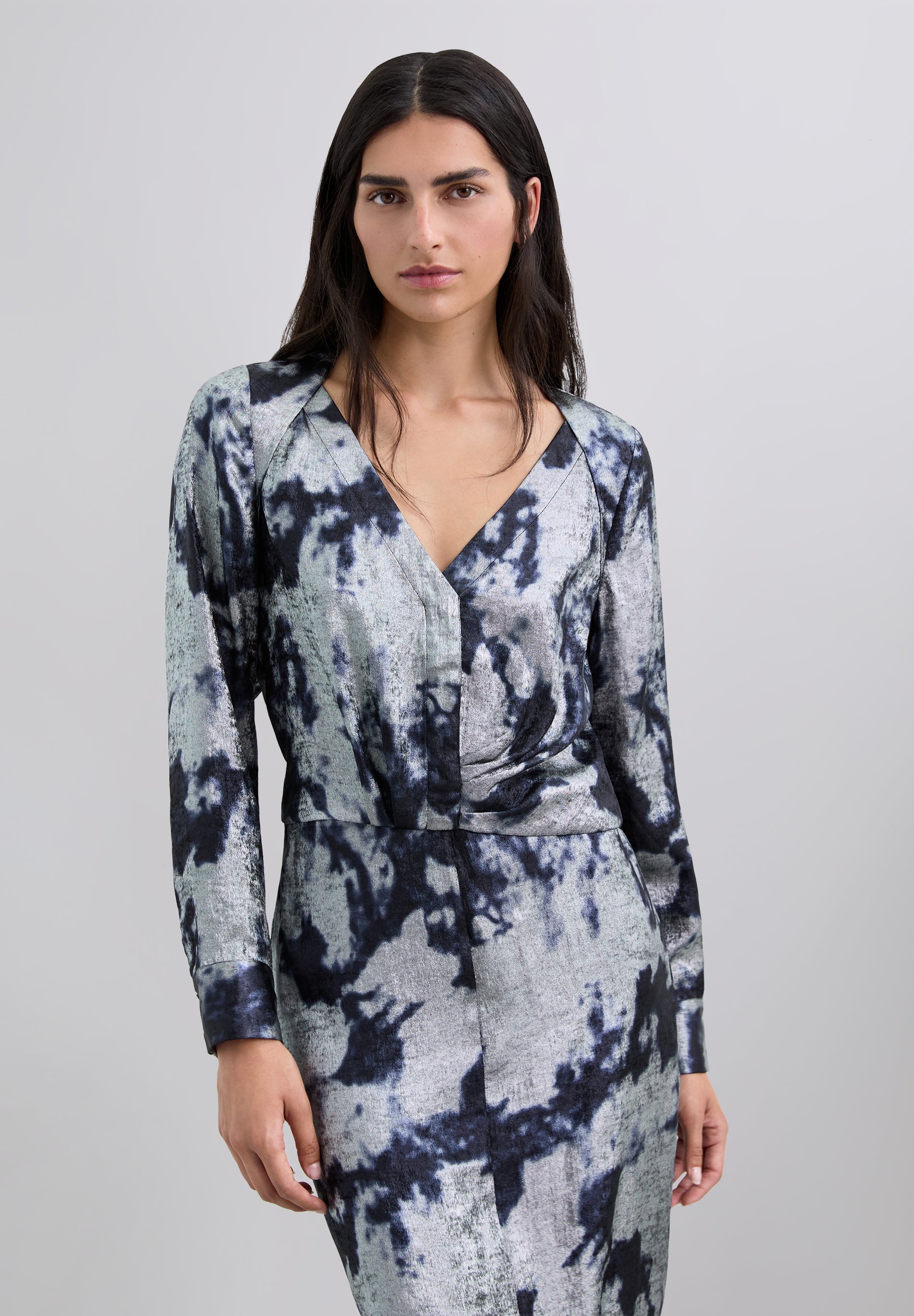BLUSA TIE DYE DETALLES METALIZADOS