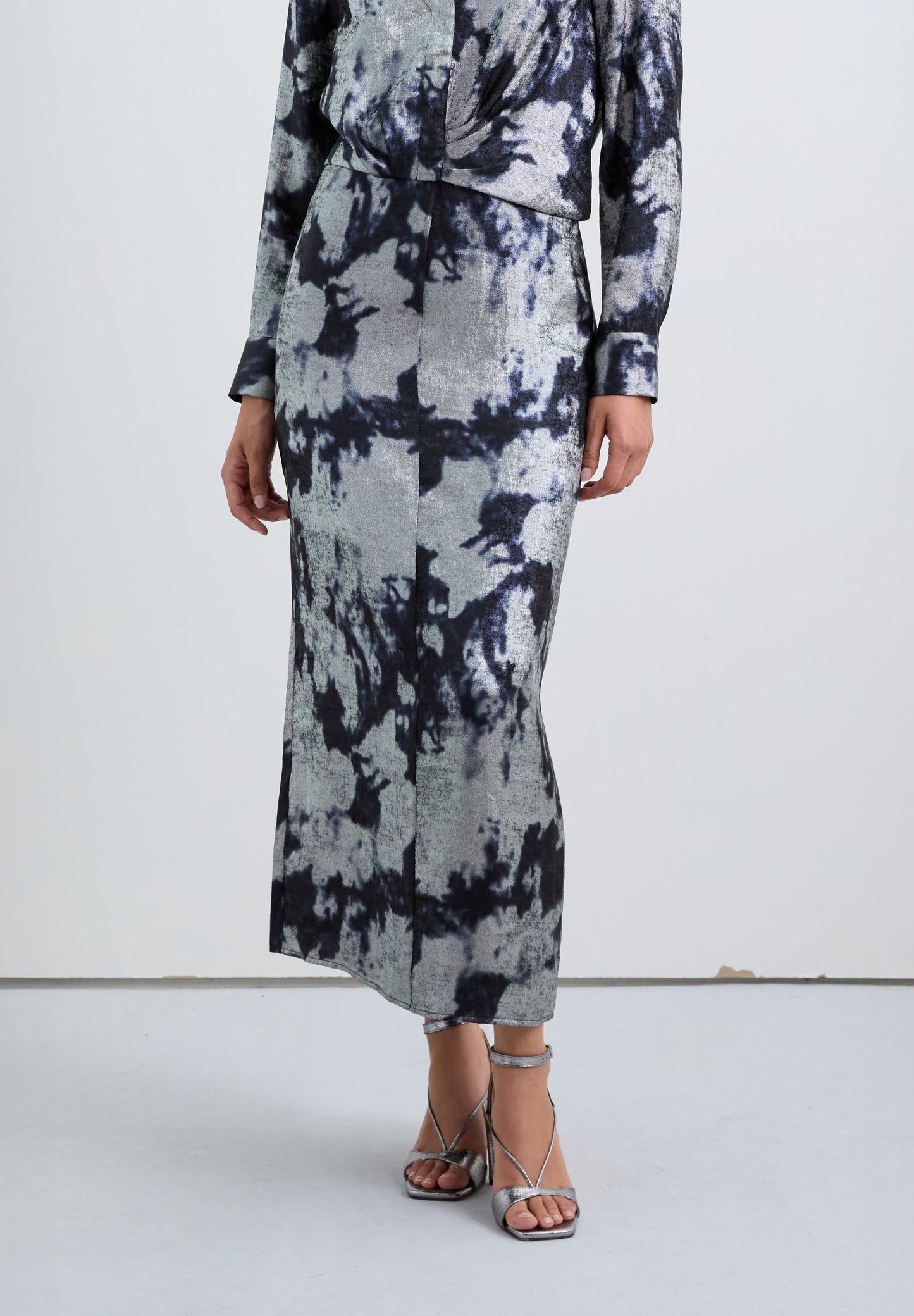 FALDA TIE DYE DETALLES METALIZADOS