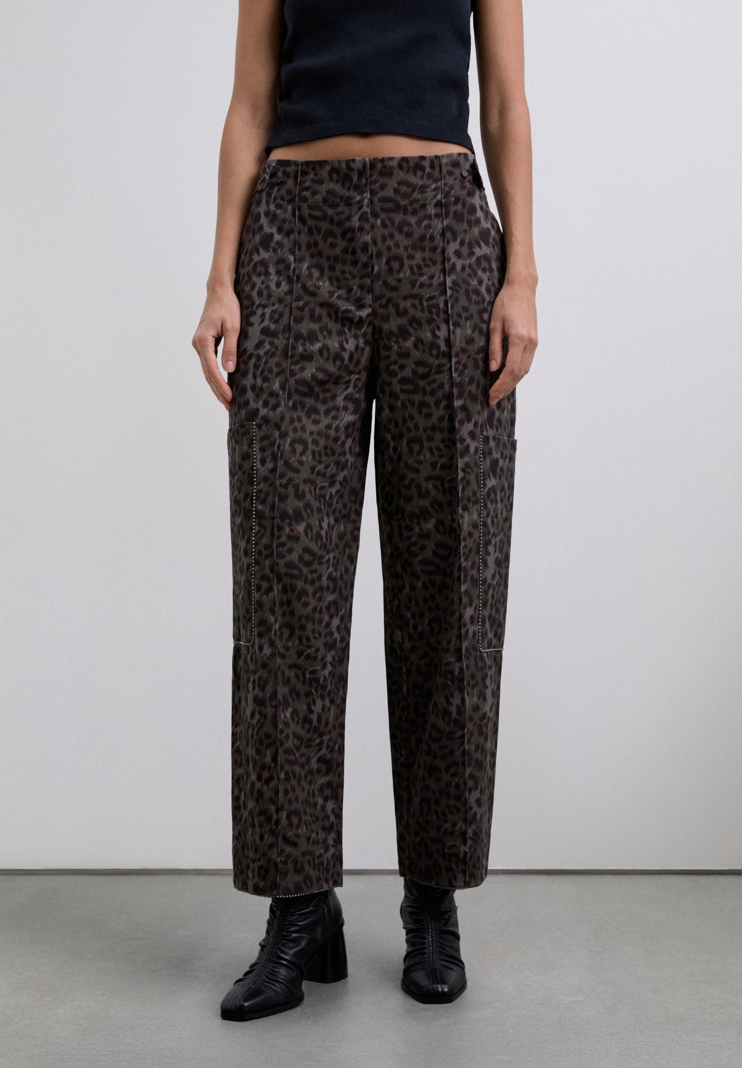 PANTALÓN RECTO ANIMAL PRINT
