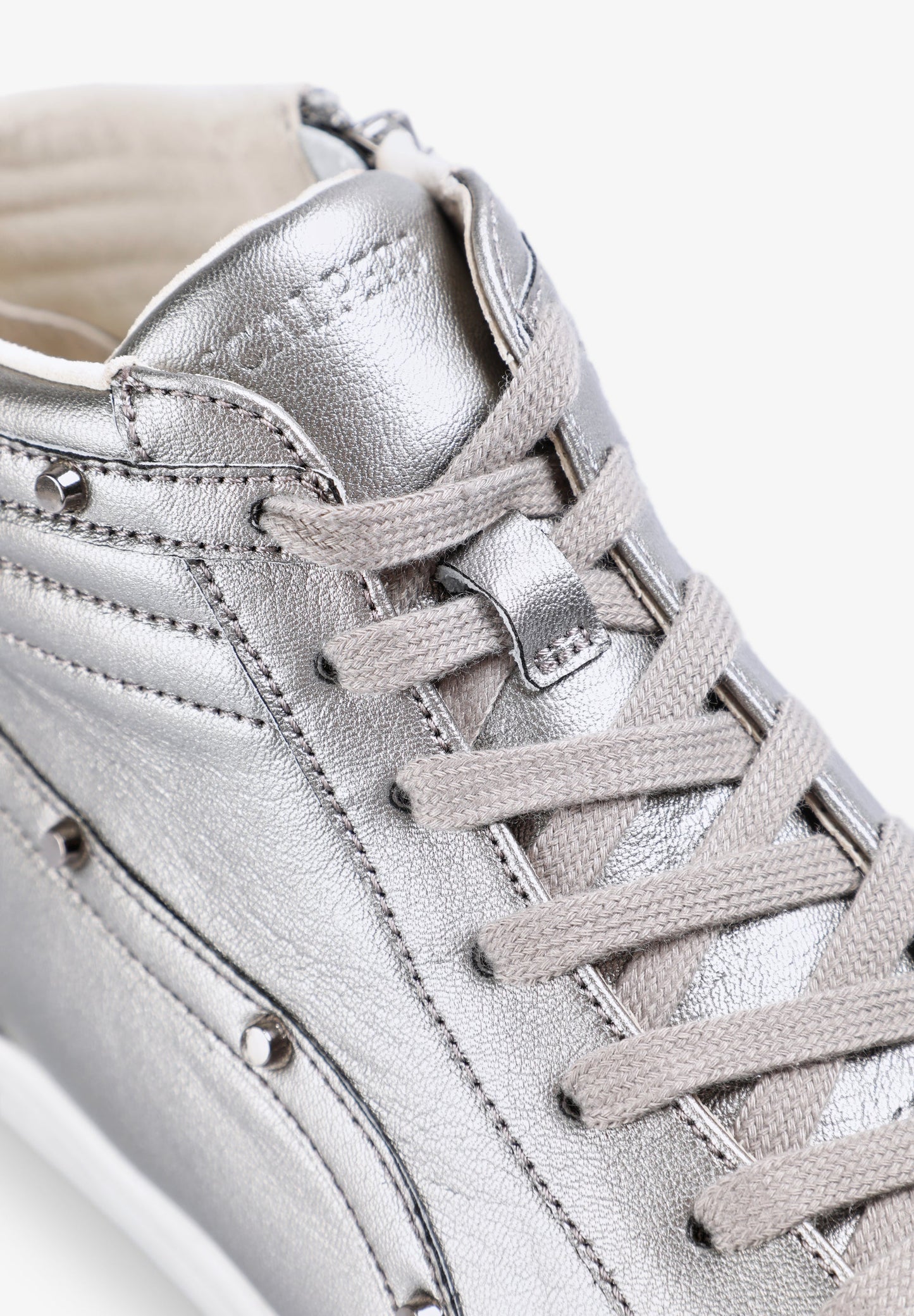 SNEAKERS ALTAS PIEL CALAVERA