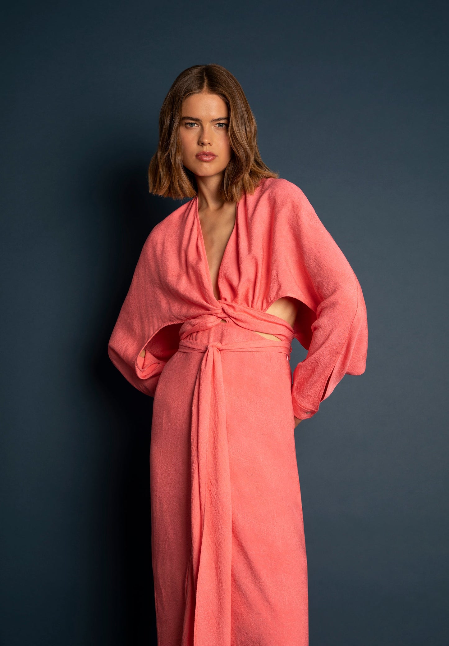VESTIDO ABERTURAS LAZADA