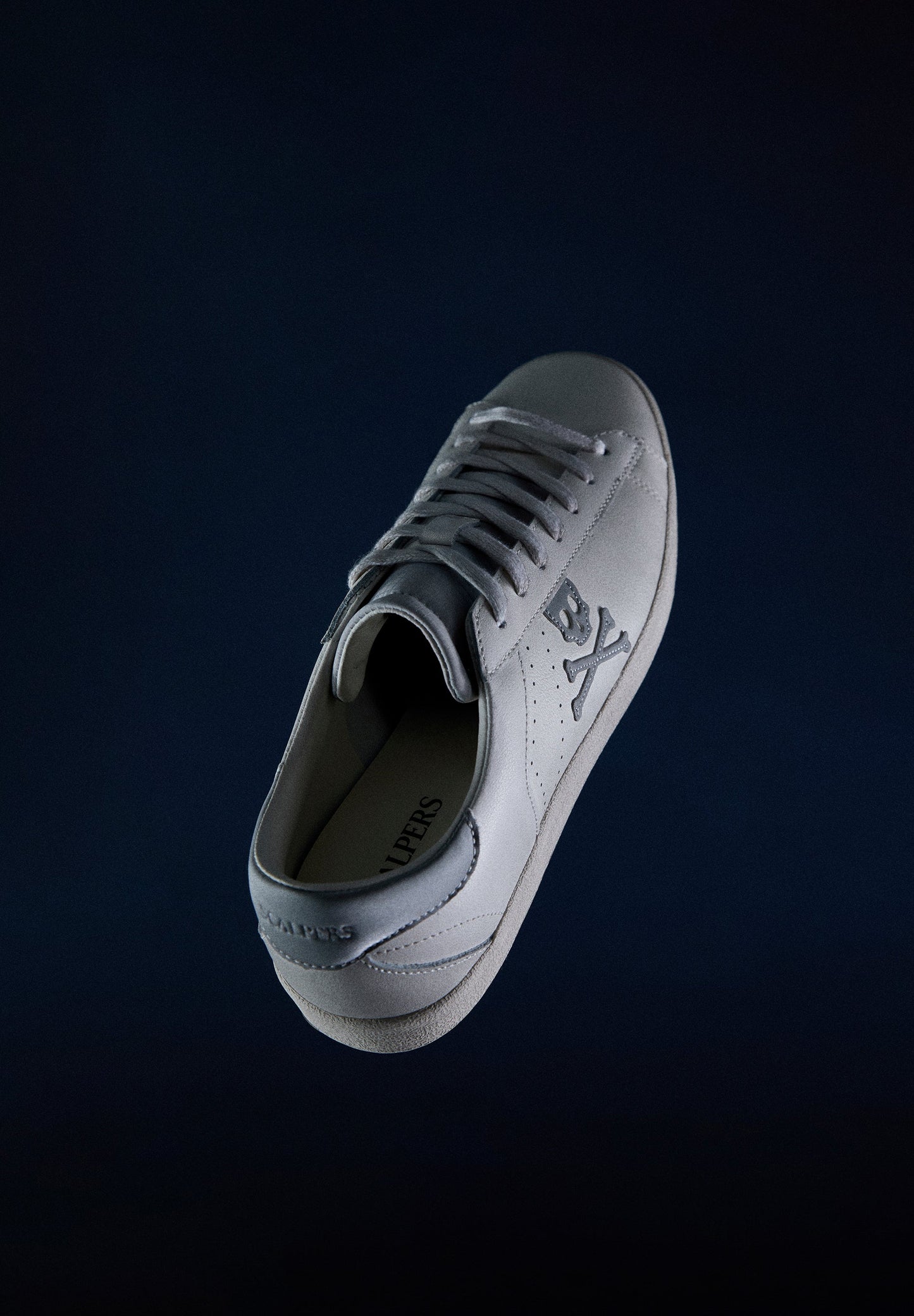 SNEAKERS BAJAS CALAVERA LATERAL