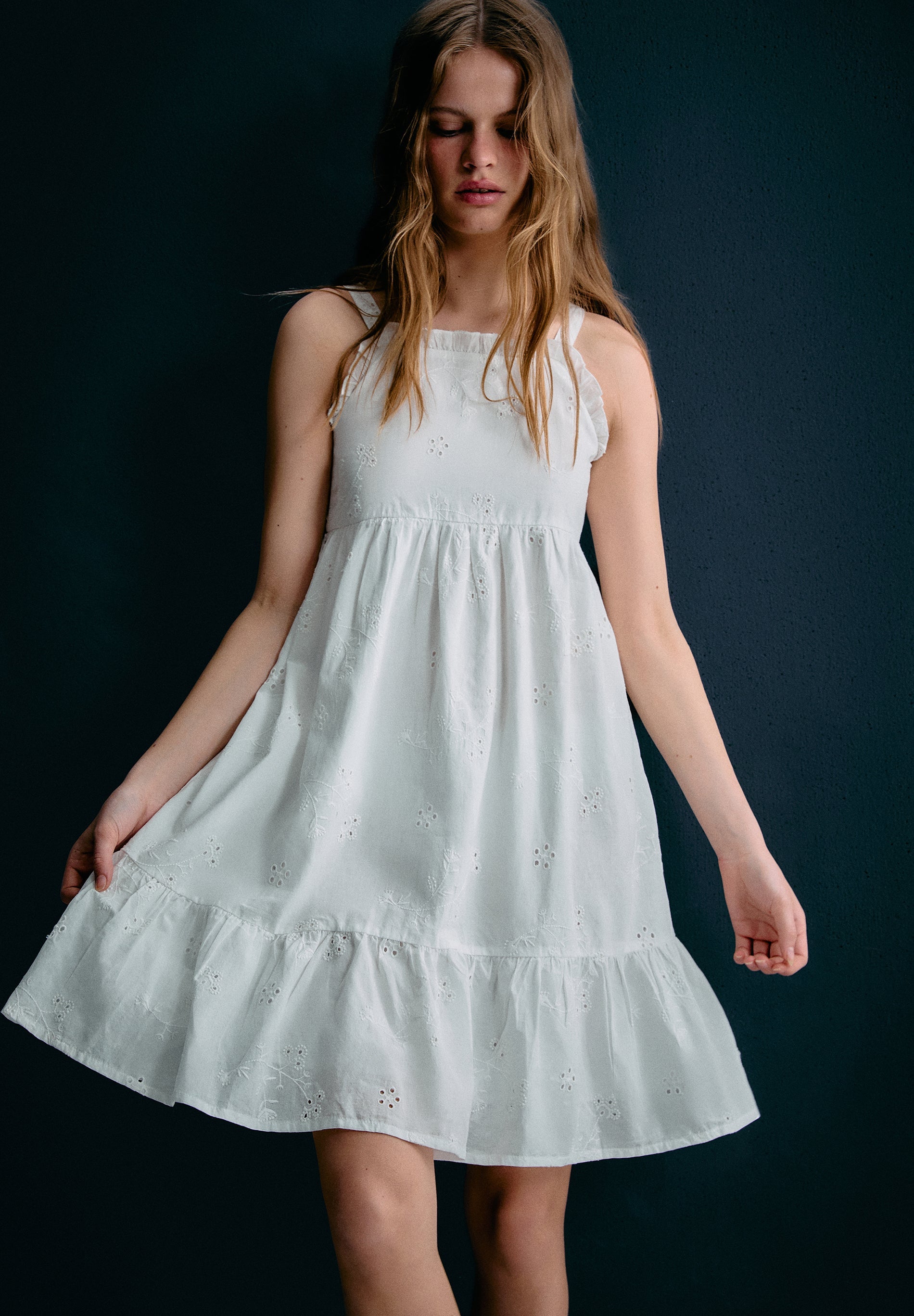 VESTIDO BORDADO FLORES