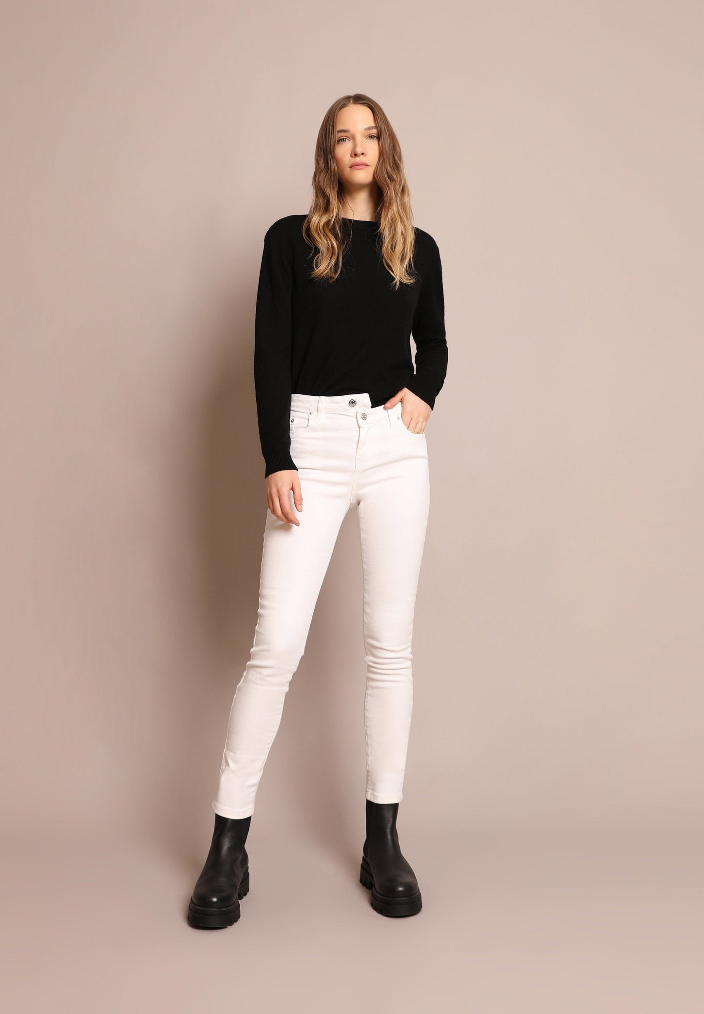 JEANS SKINNY BOTONES