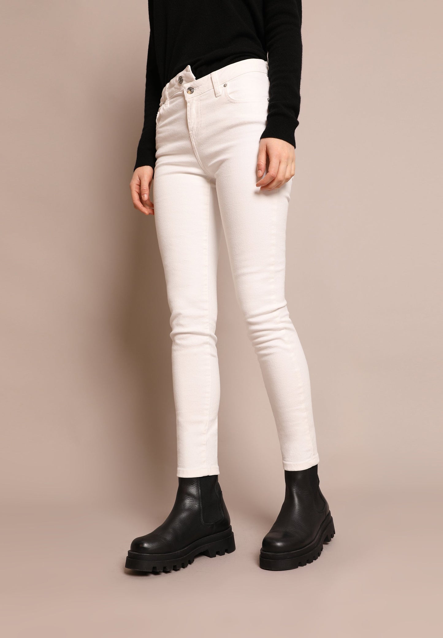 JEANS SKINNY BOTONES