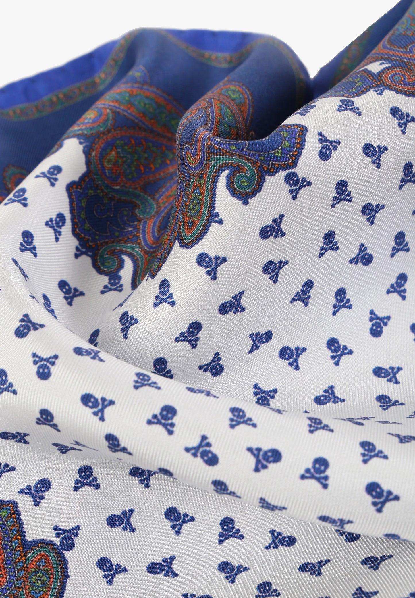 PAÑUELO ESTAMPADO CON LOGOS