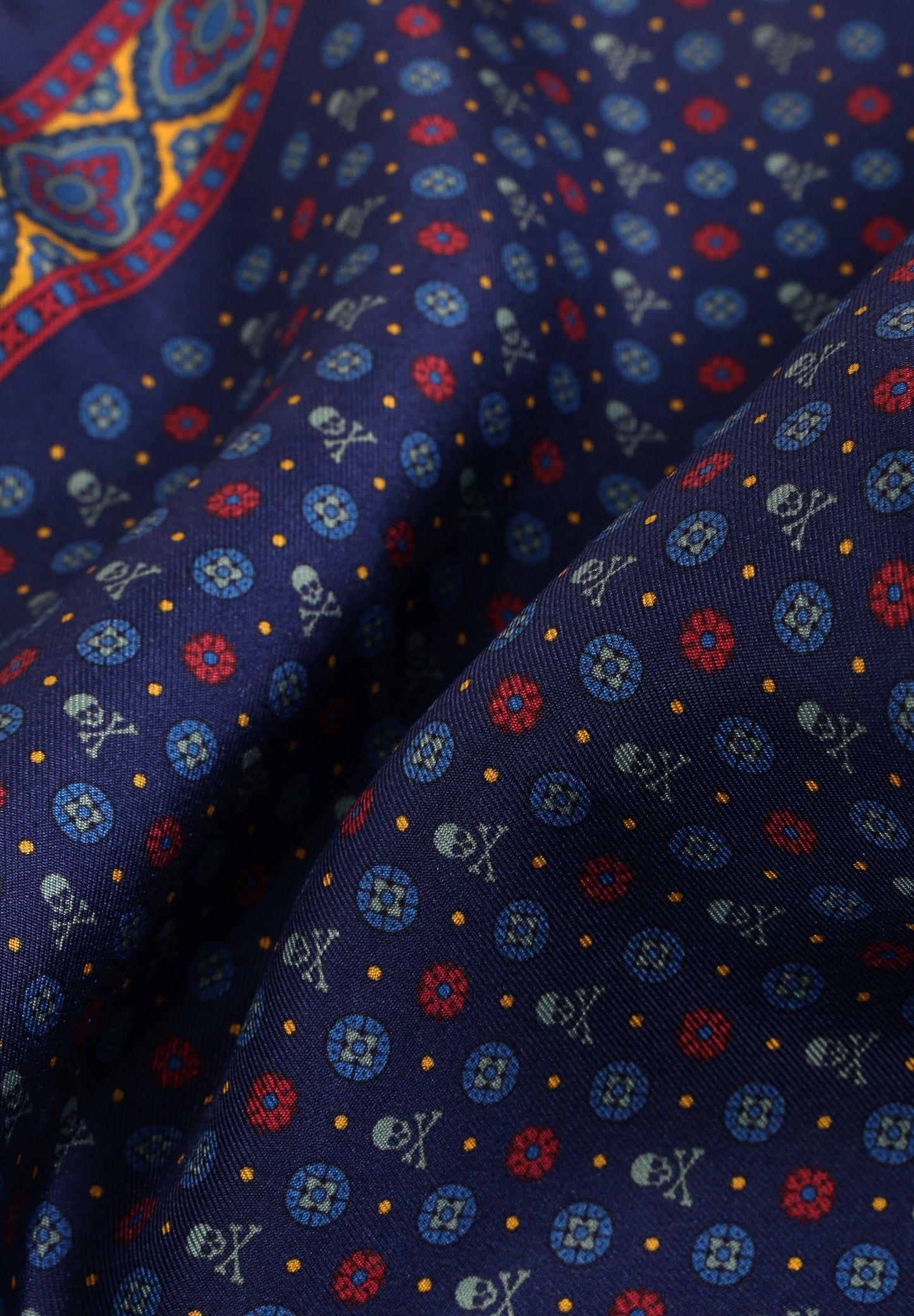 PAÑUELO PRINT CALAVERAS