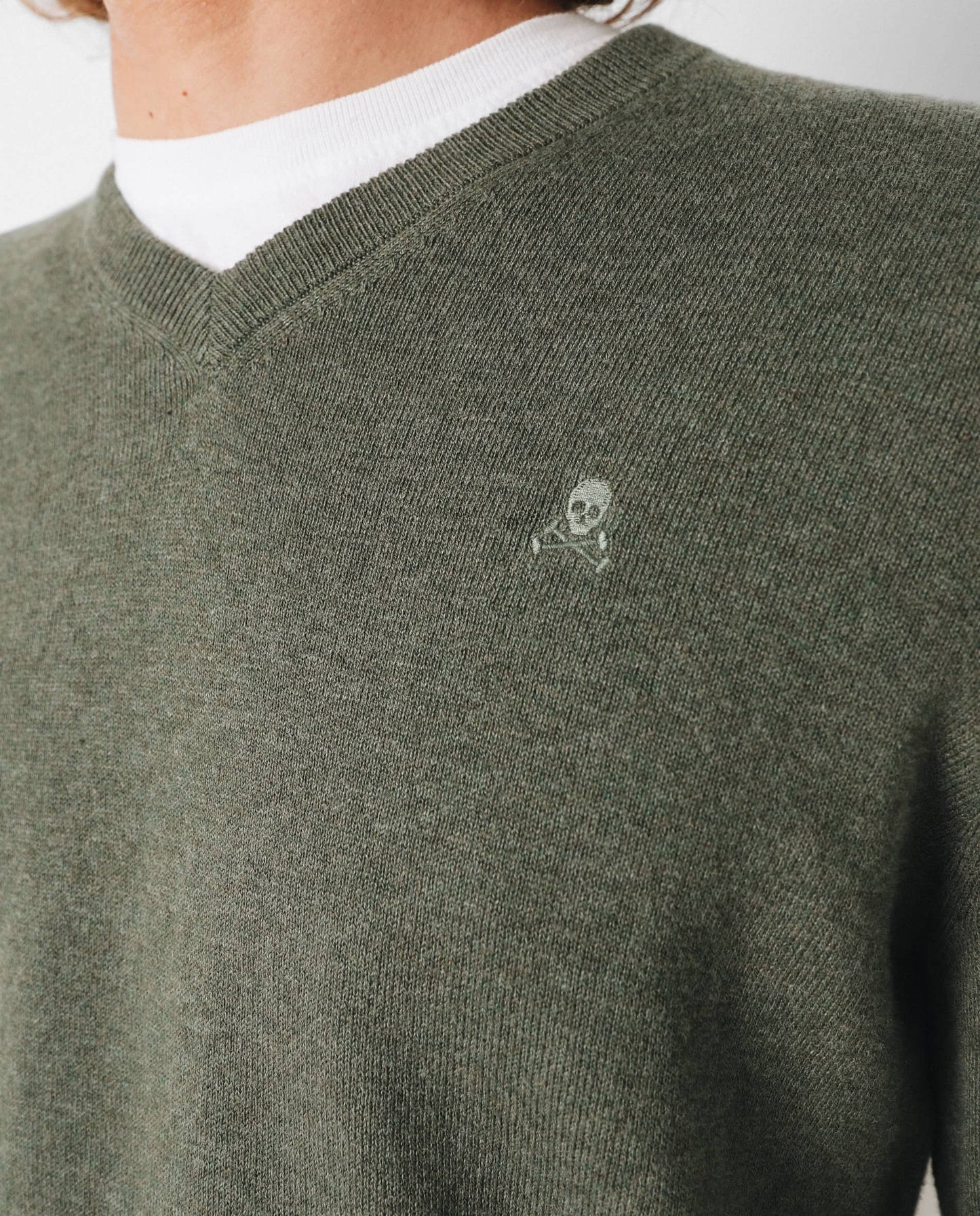 JERSEY BÁSICO CUELLO PICO