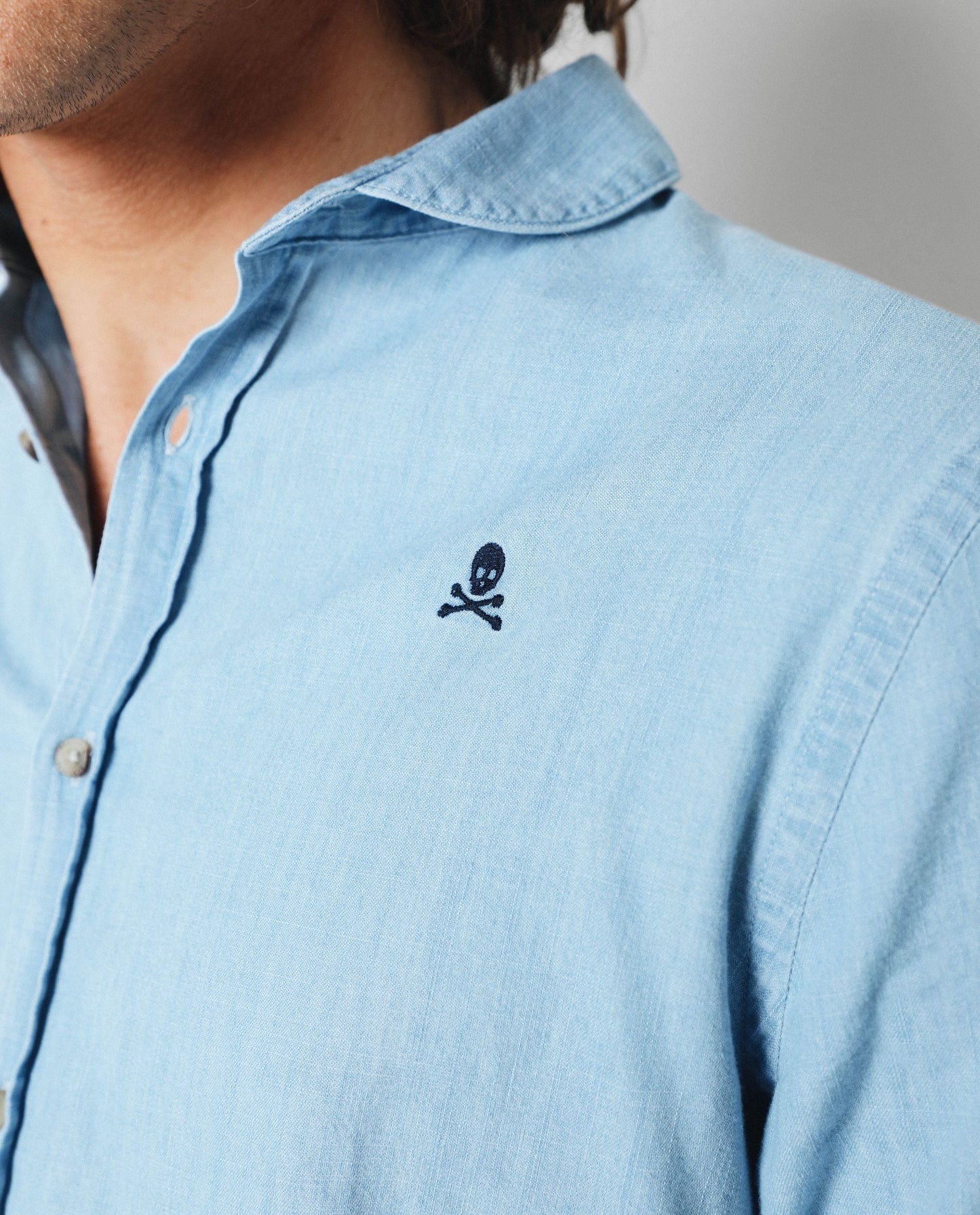 CAMISA DENIM CUELLO REDONDO