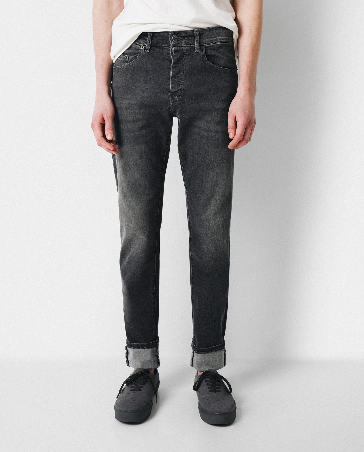 JEANS BÁSICOS SLIM FIT