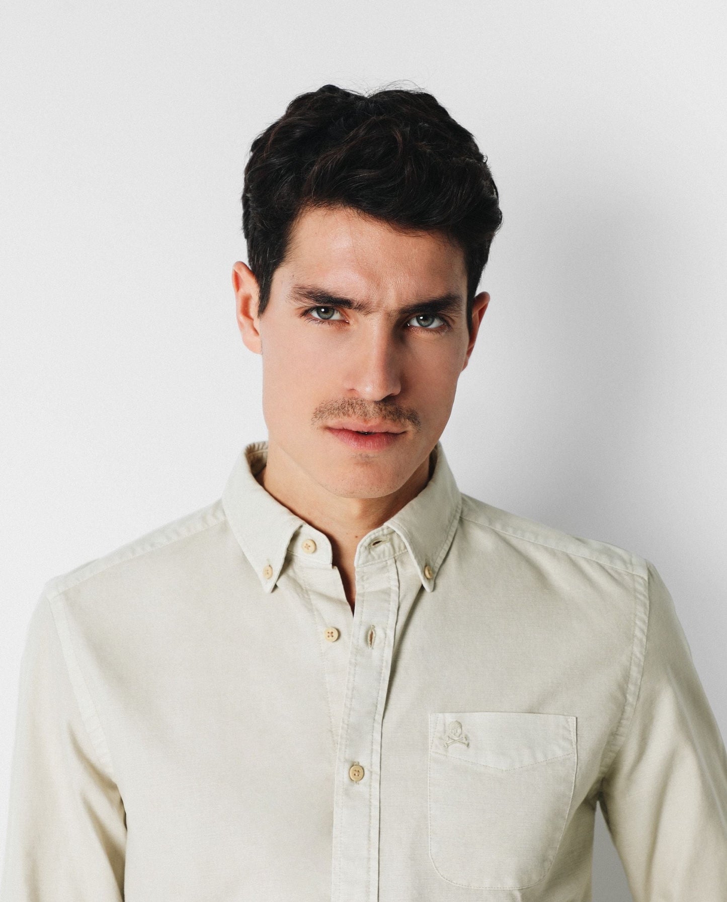 CAMISA CUELLO BOTONES CALAVERA