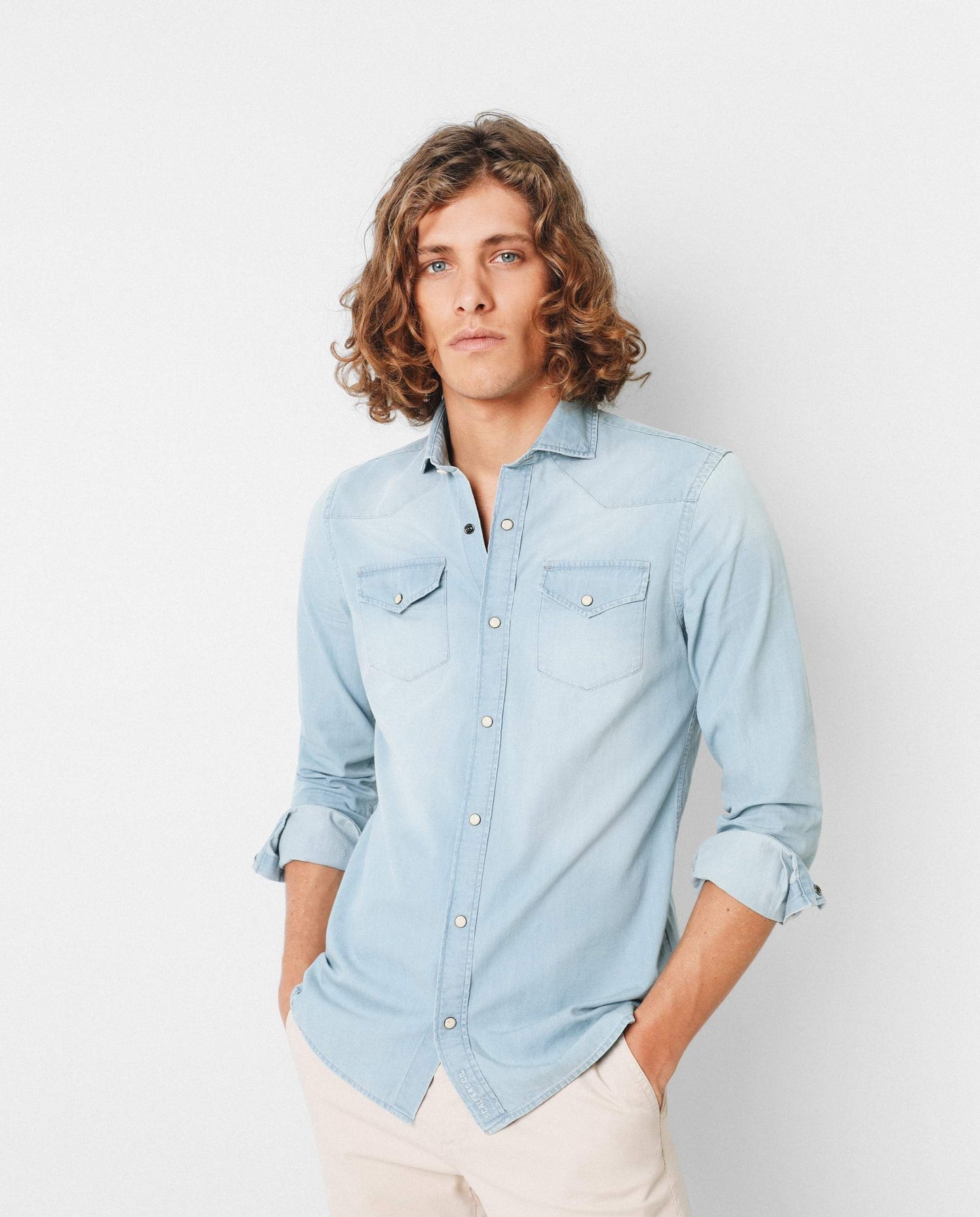 CAMISA DENIM BOLSILLOS TAPETA