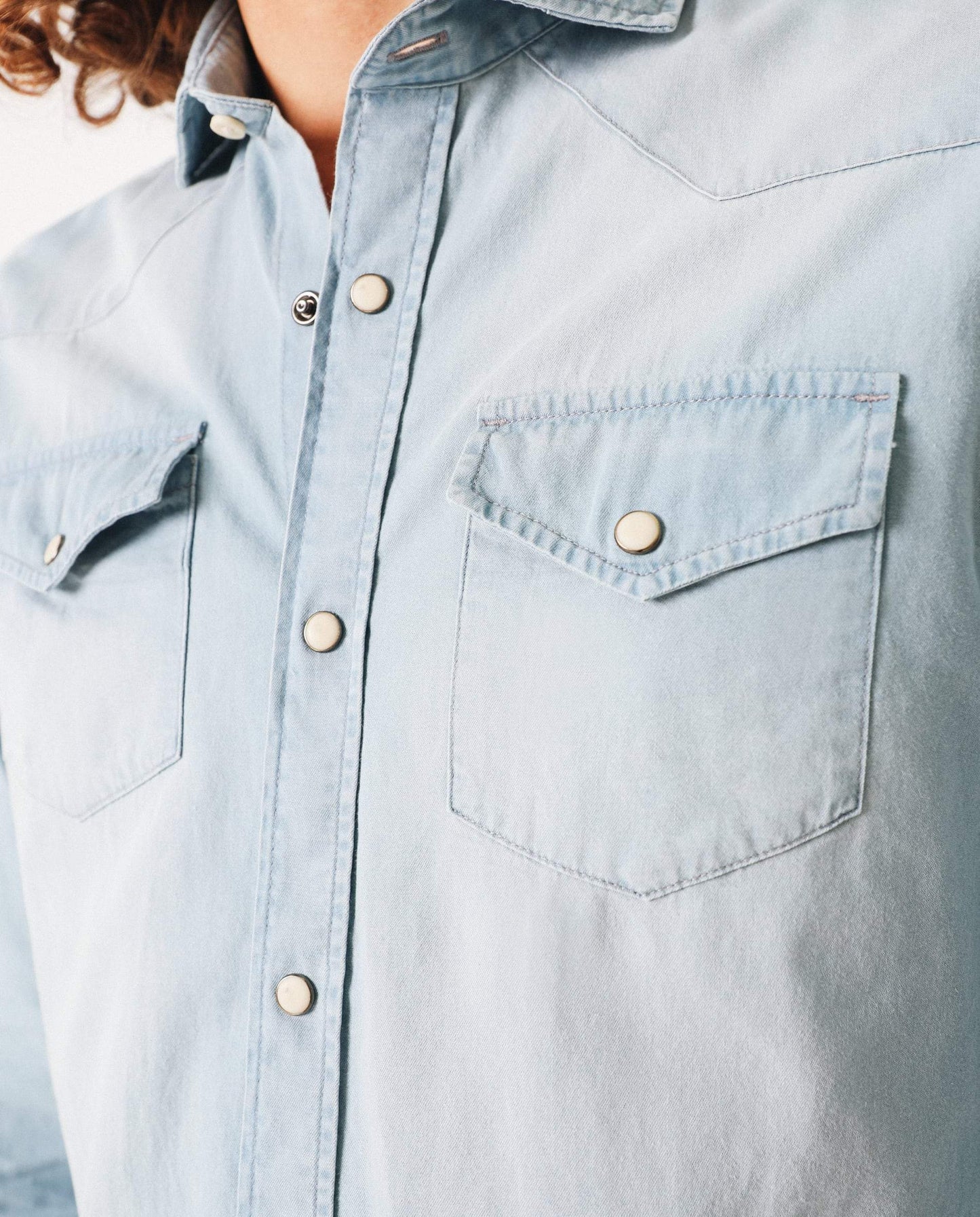 CAMISA DENIM BOLSILLOS TAPETA