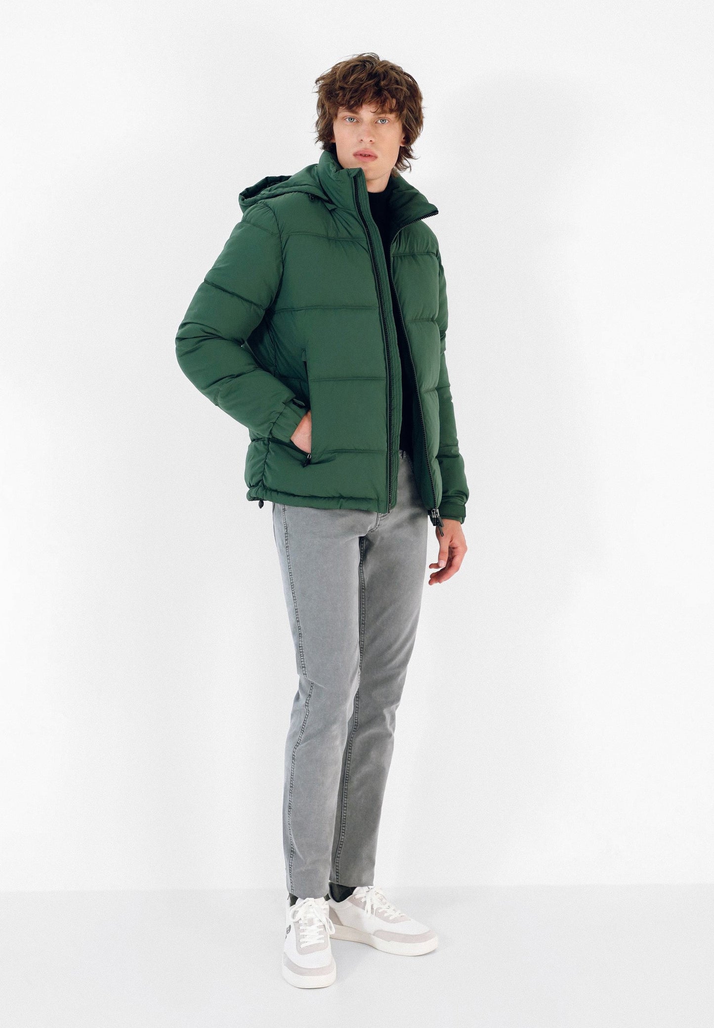 CHAQUETA ACOLCHADA CAPUCHA DESMONTABLE