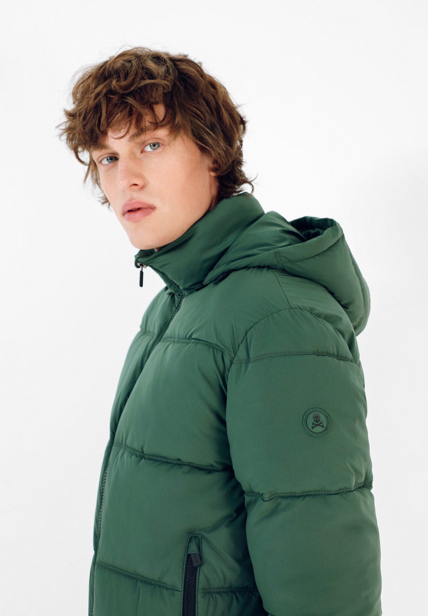 CHAQUETA ACOLCHADA CAPUCHA DESMONTABLE