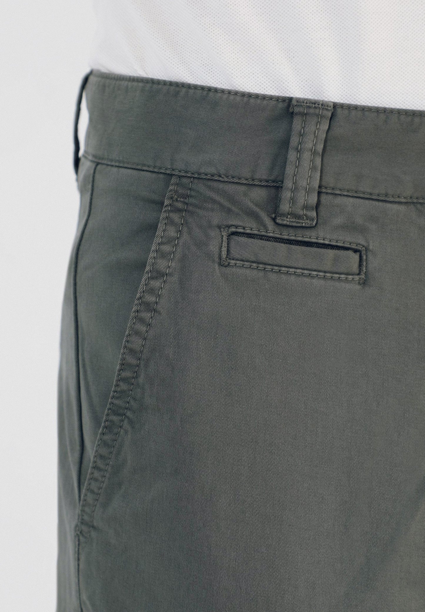 PANTALÓN CHINO CASUAL