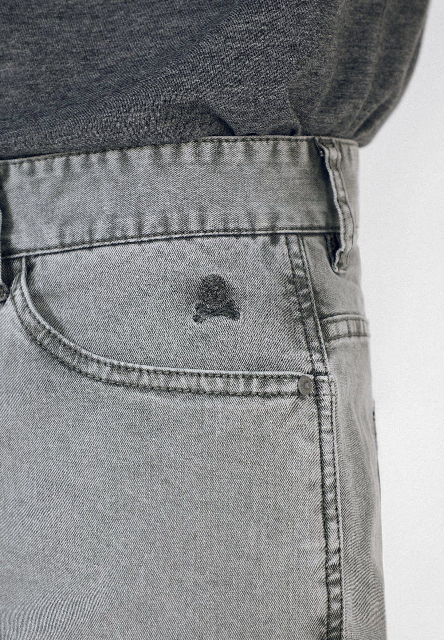 PANTALÓN CINCO BOLSILLOS
