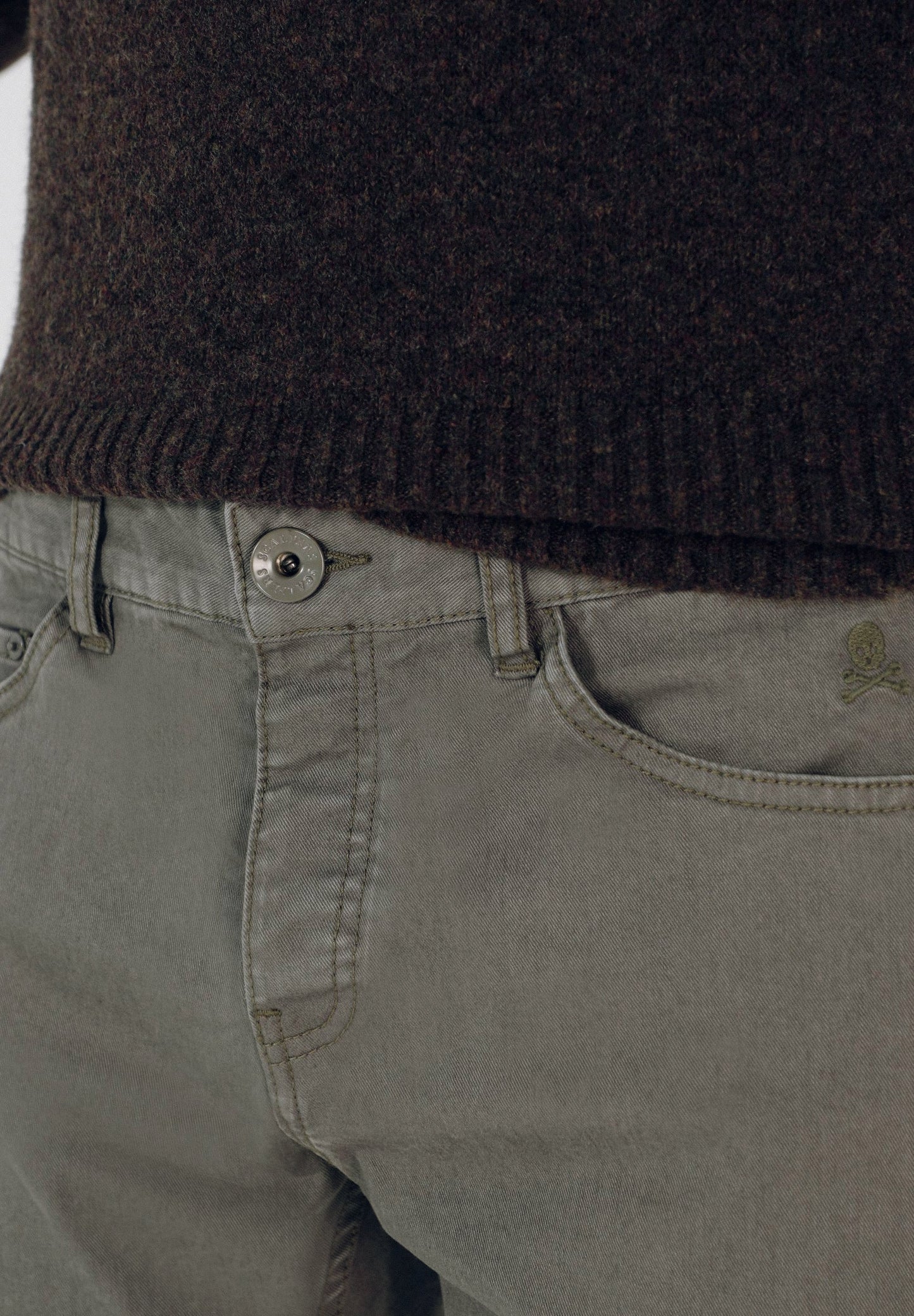 PANTALÓN CINCO BOLSILLOS