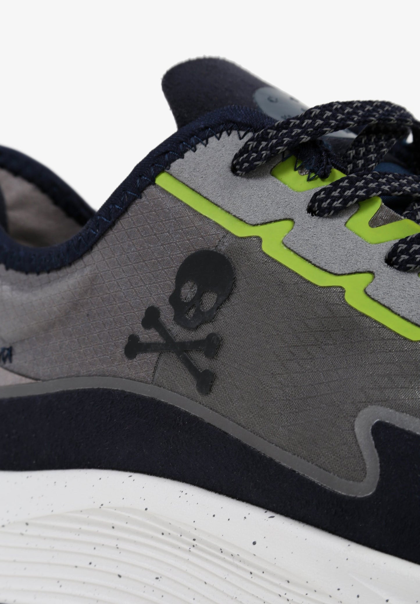 SNEAKERS DETALLES FLÚOR
