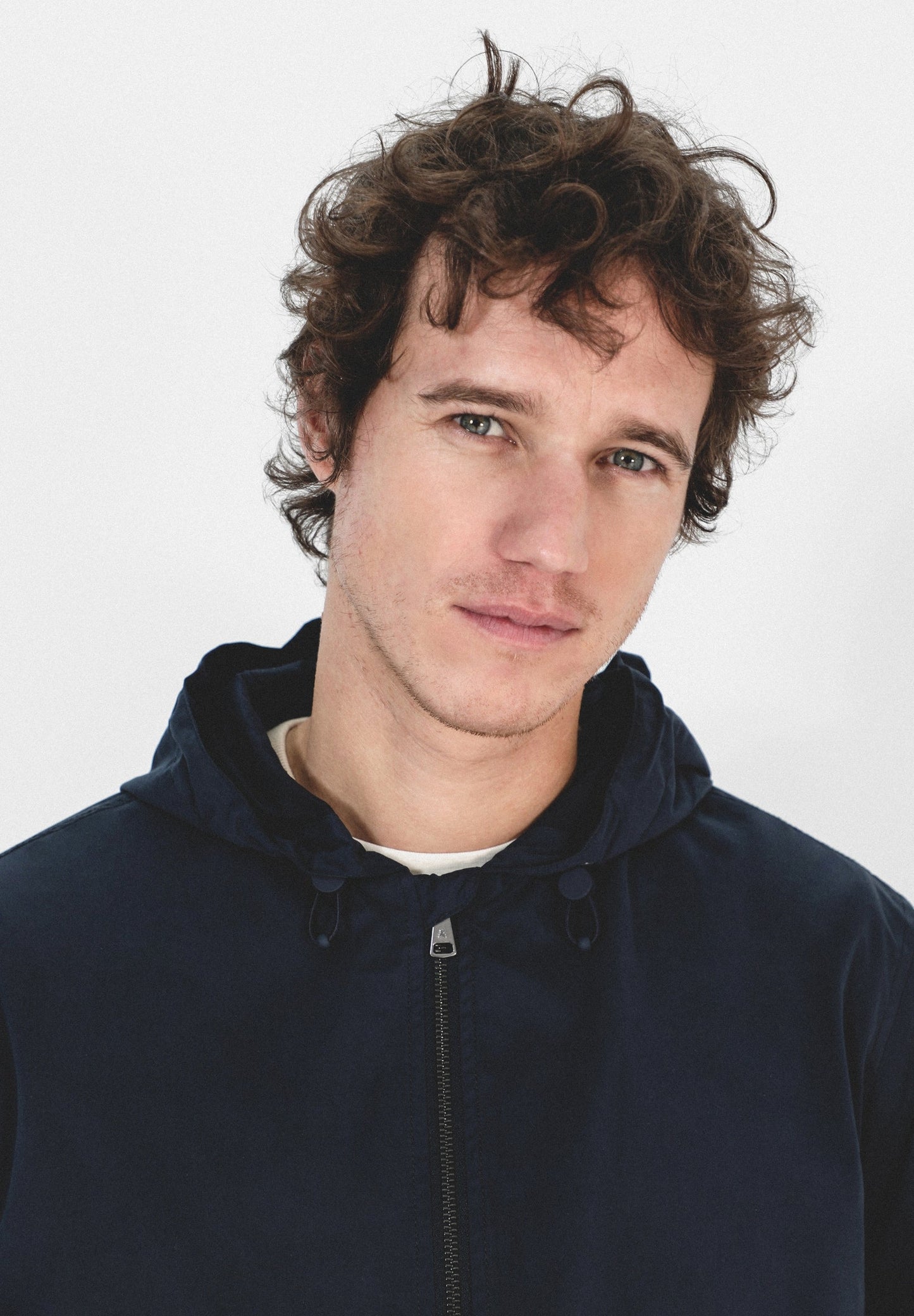CHAQUETA TÉCNICA BOLSILLO TAPETA