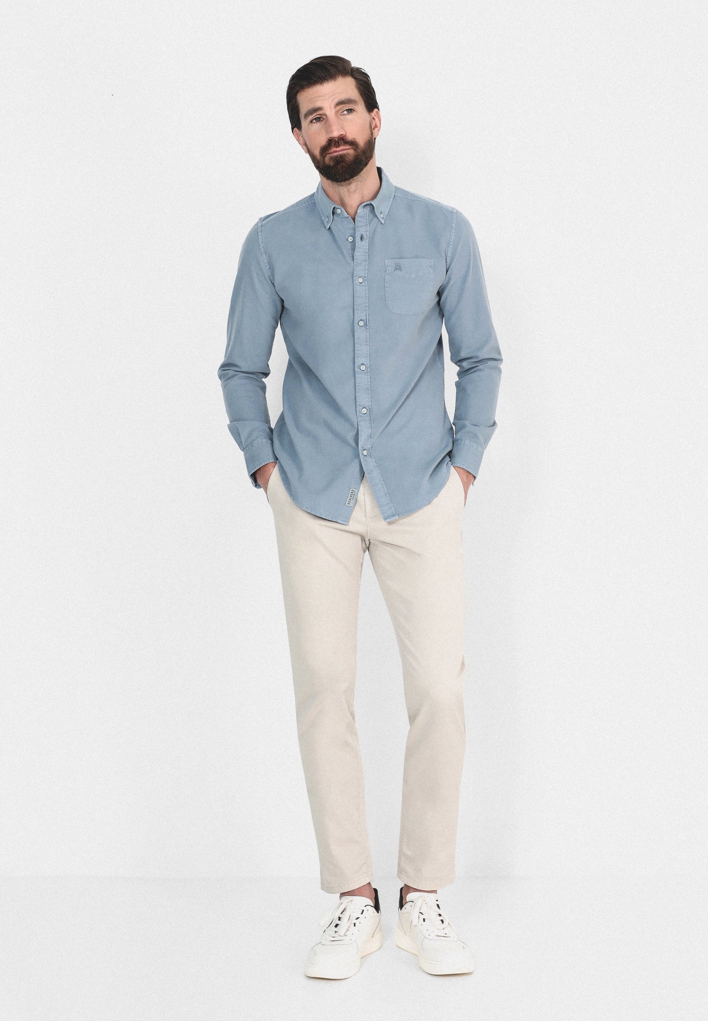 PANTALÓN CHINO PINZAS
