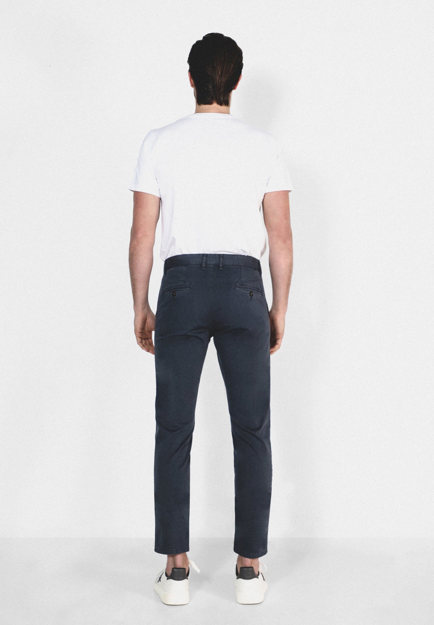 PANTALÓN CHINO PINZAS