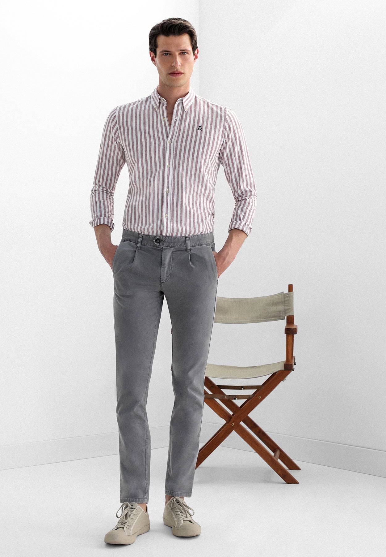 PANTALÓN CHINO PINZAS