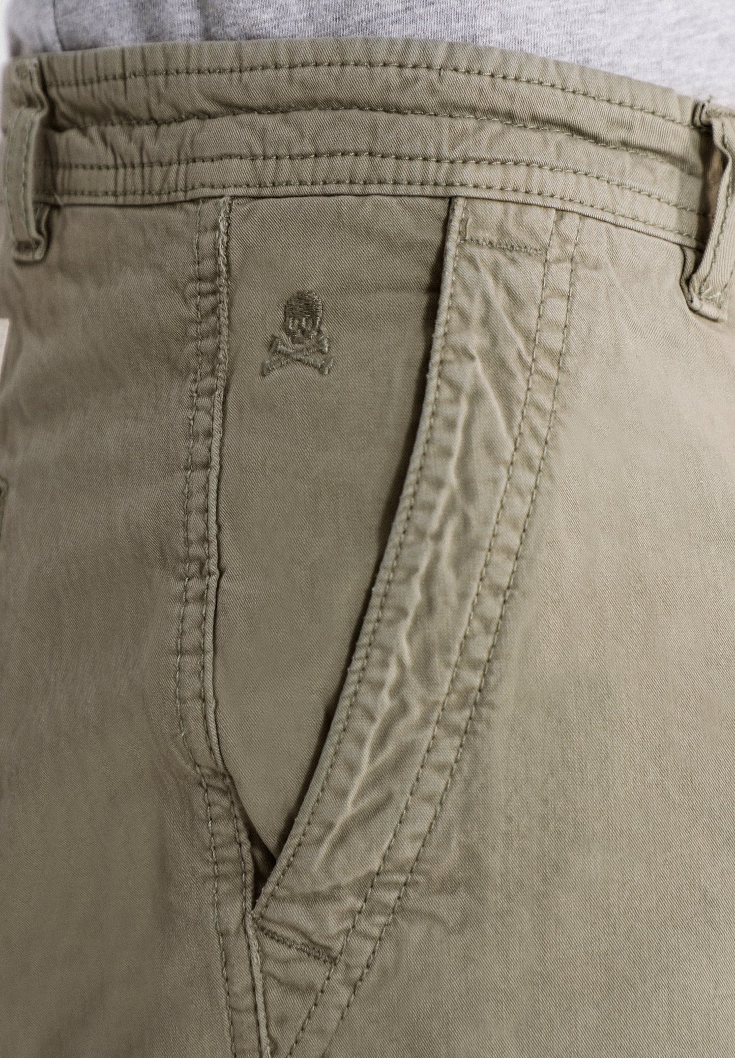 BERMUDAS BÁSICAS