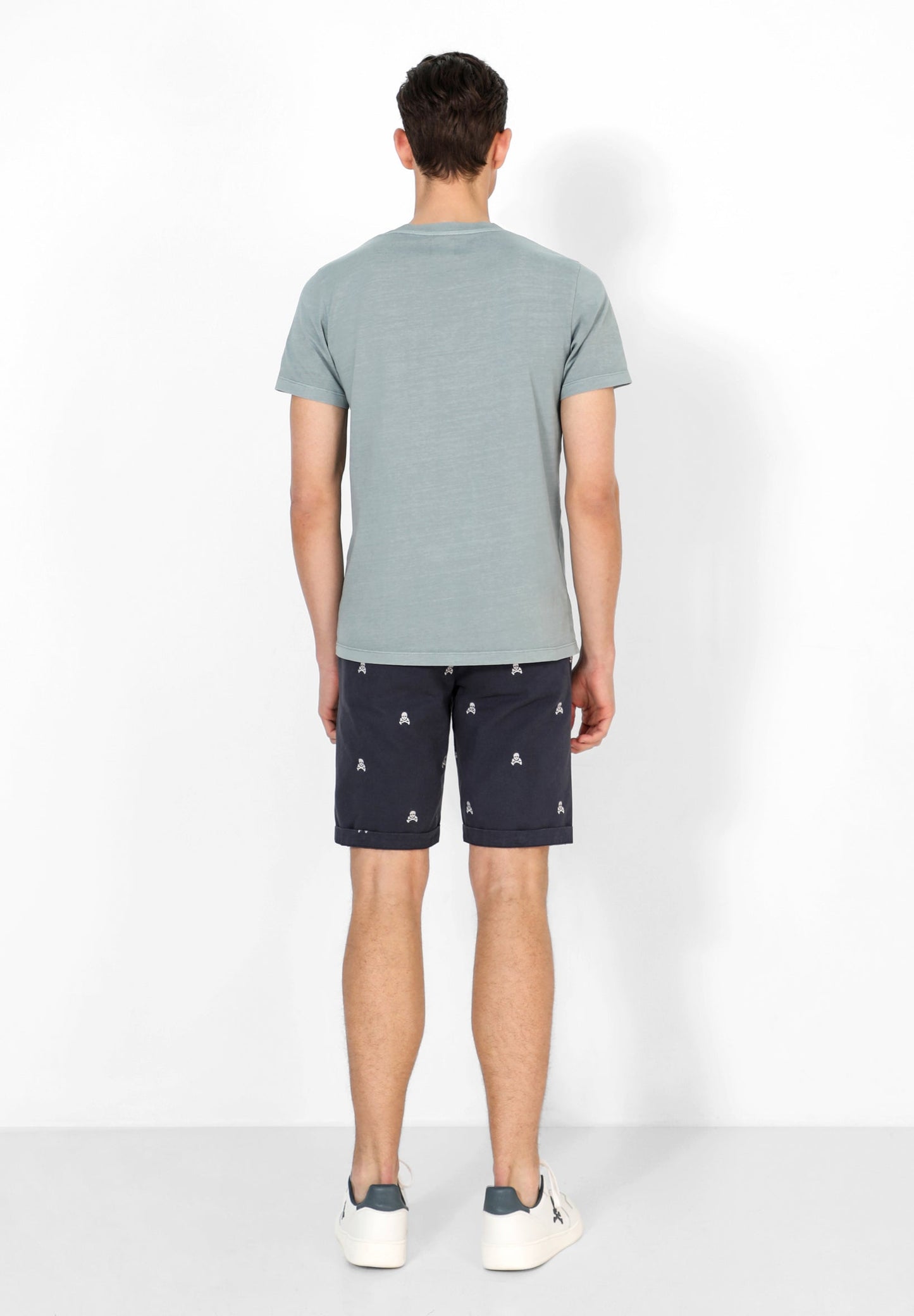 BERMUDAS CALAVERAS ALL OVER
