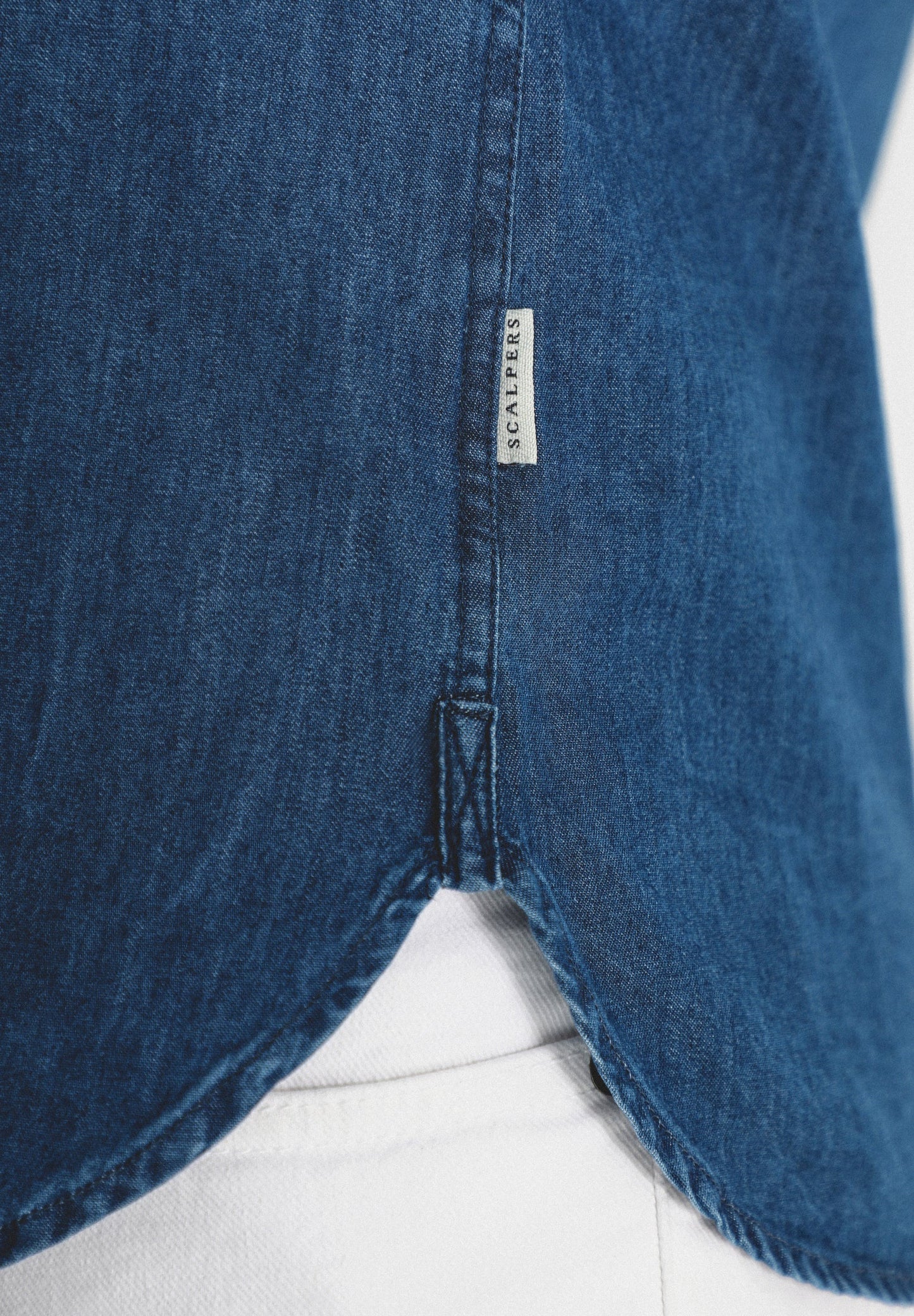 CAMISA DENIM CUELLO REDONDEADO