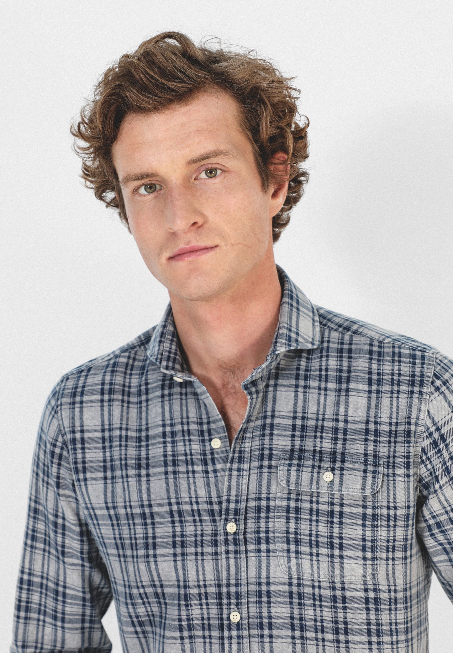 CAMISA CUADROS BOLSILLO BOTÓN