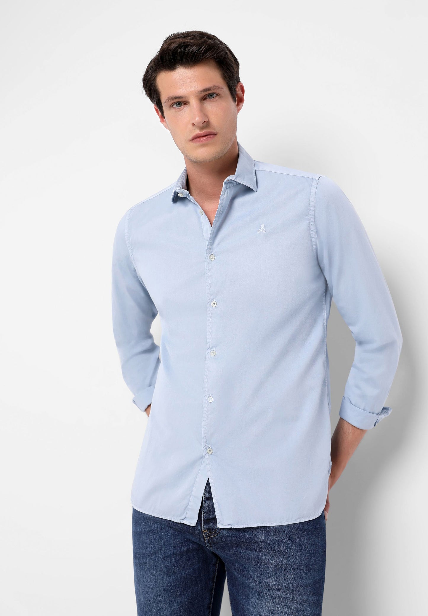 CAMISA CALAVERA BORDADA TONO