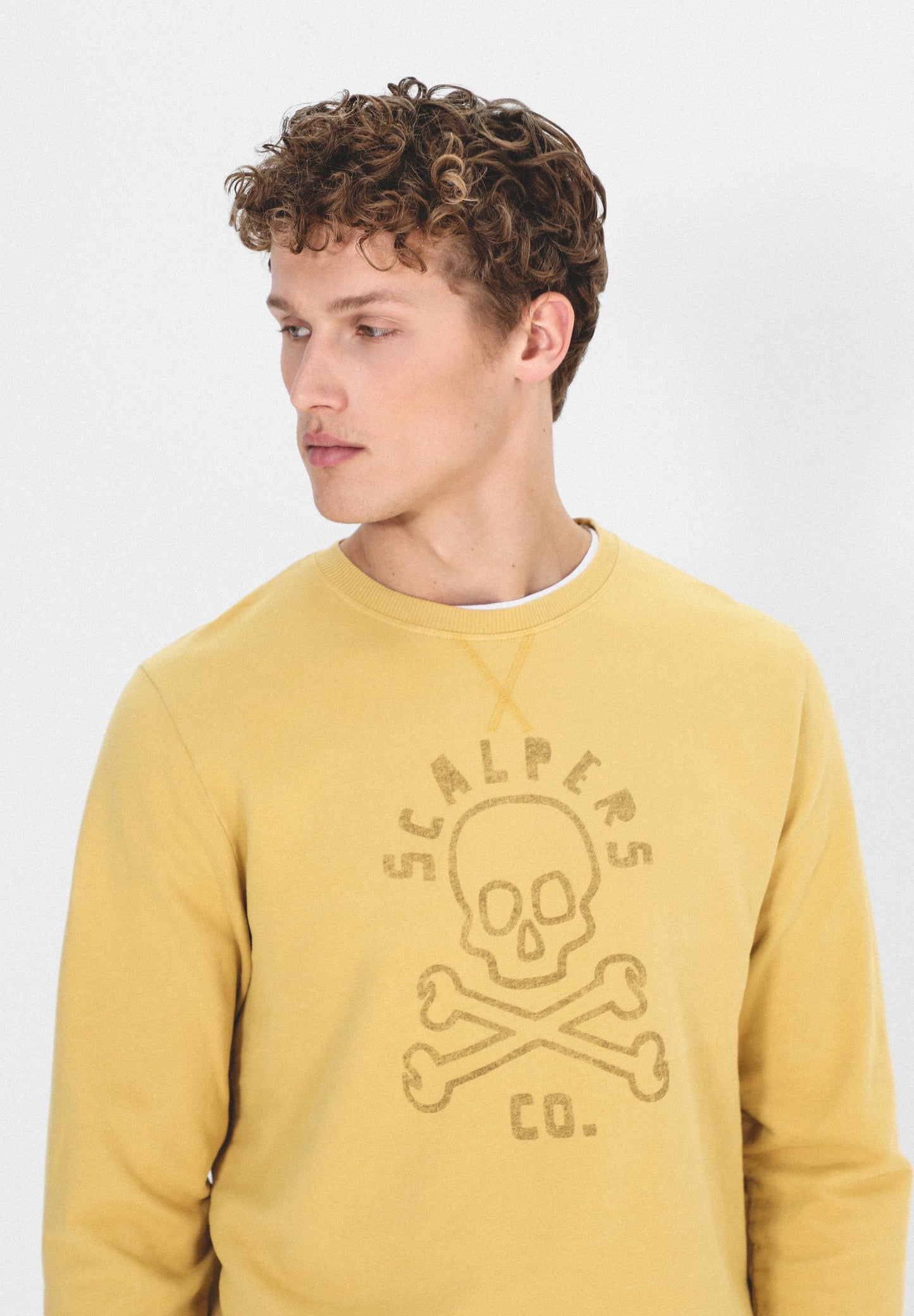 SUDADERA LAVADA LOGO CALAVERA