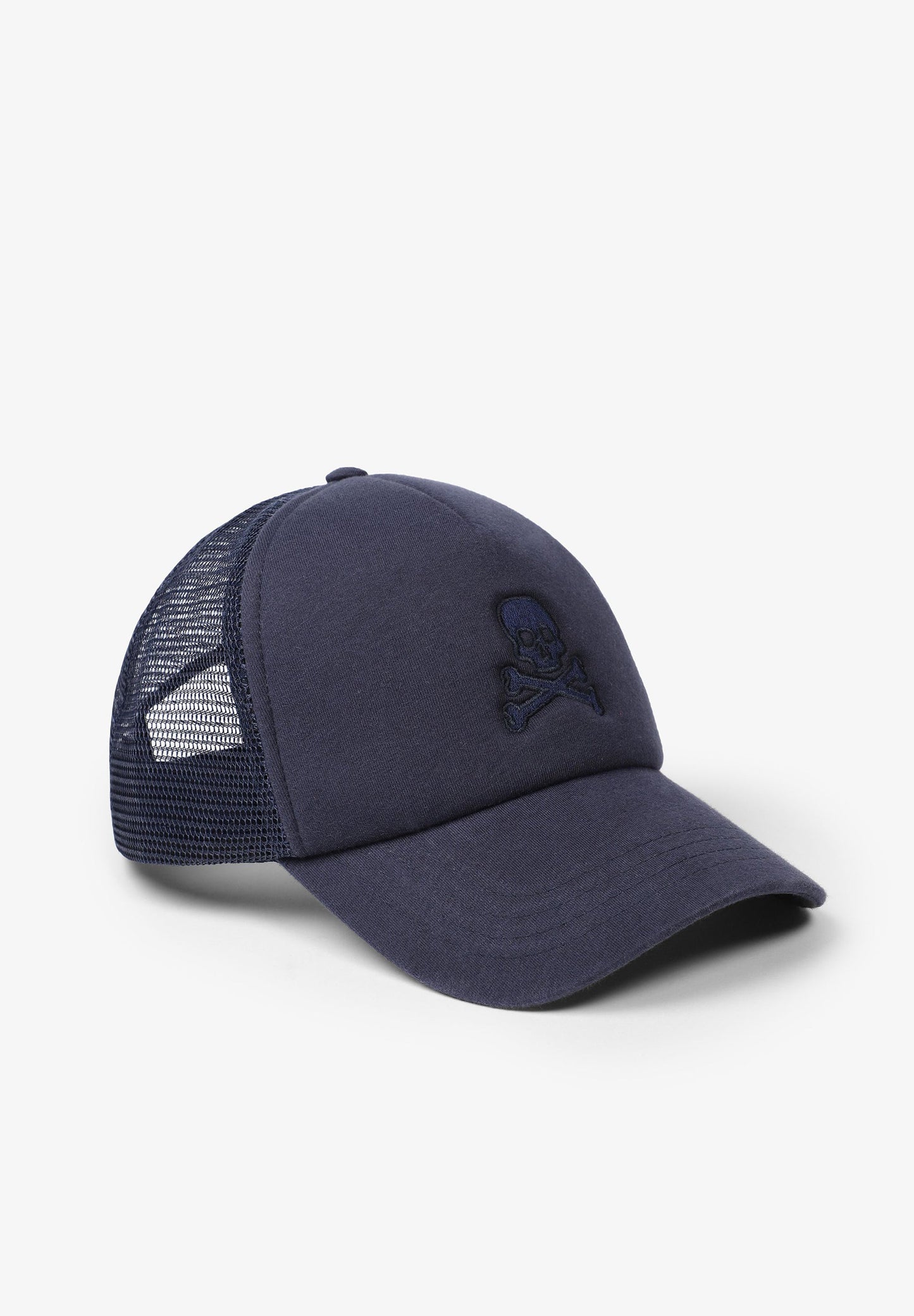 GORRA CALAVERA BORDADA TONO