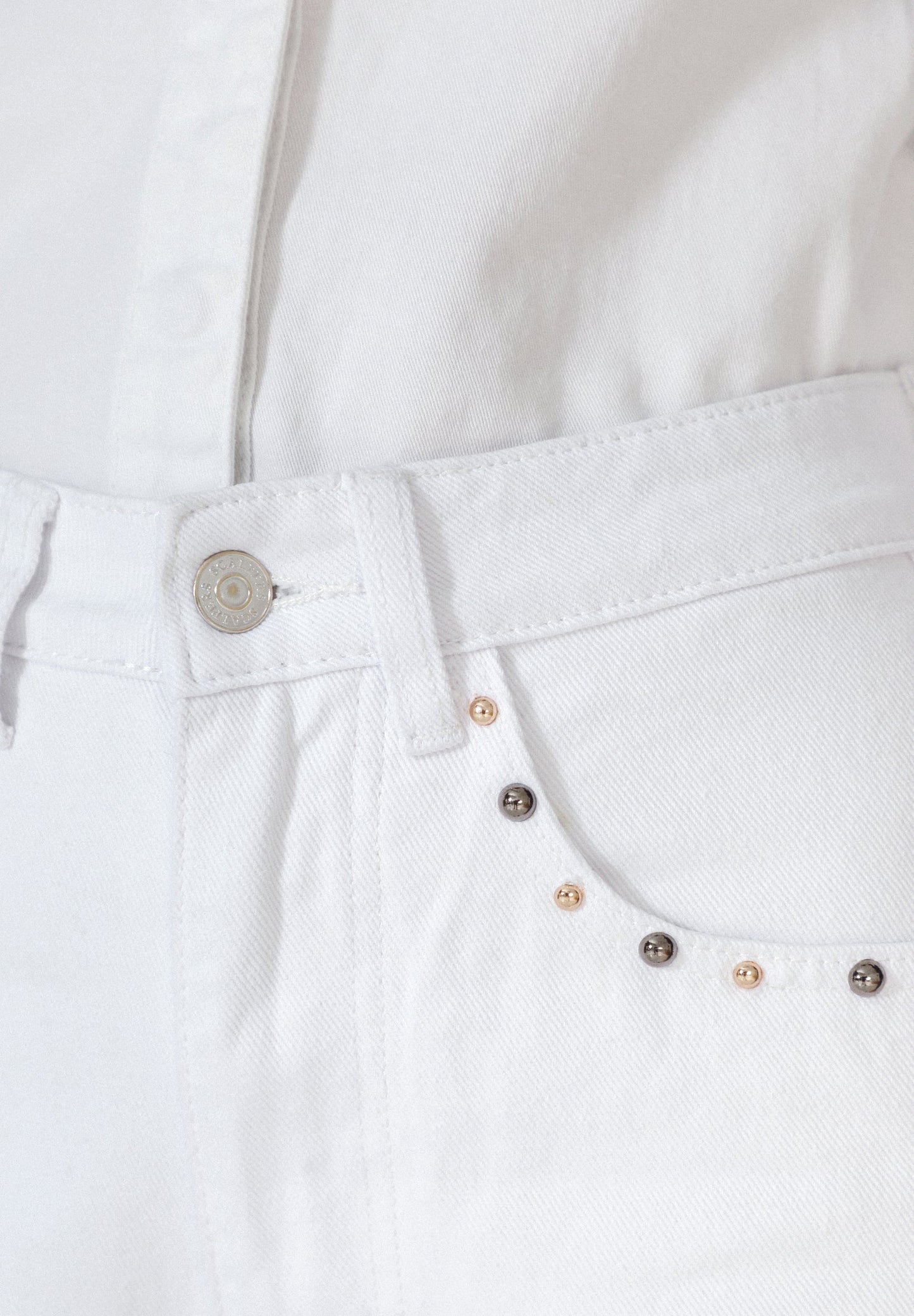 JEANS RECTOS TACHUELAS