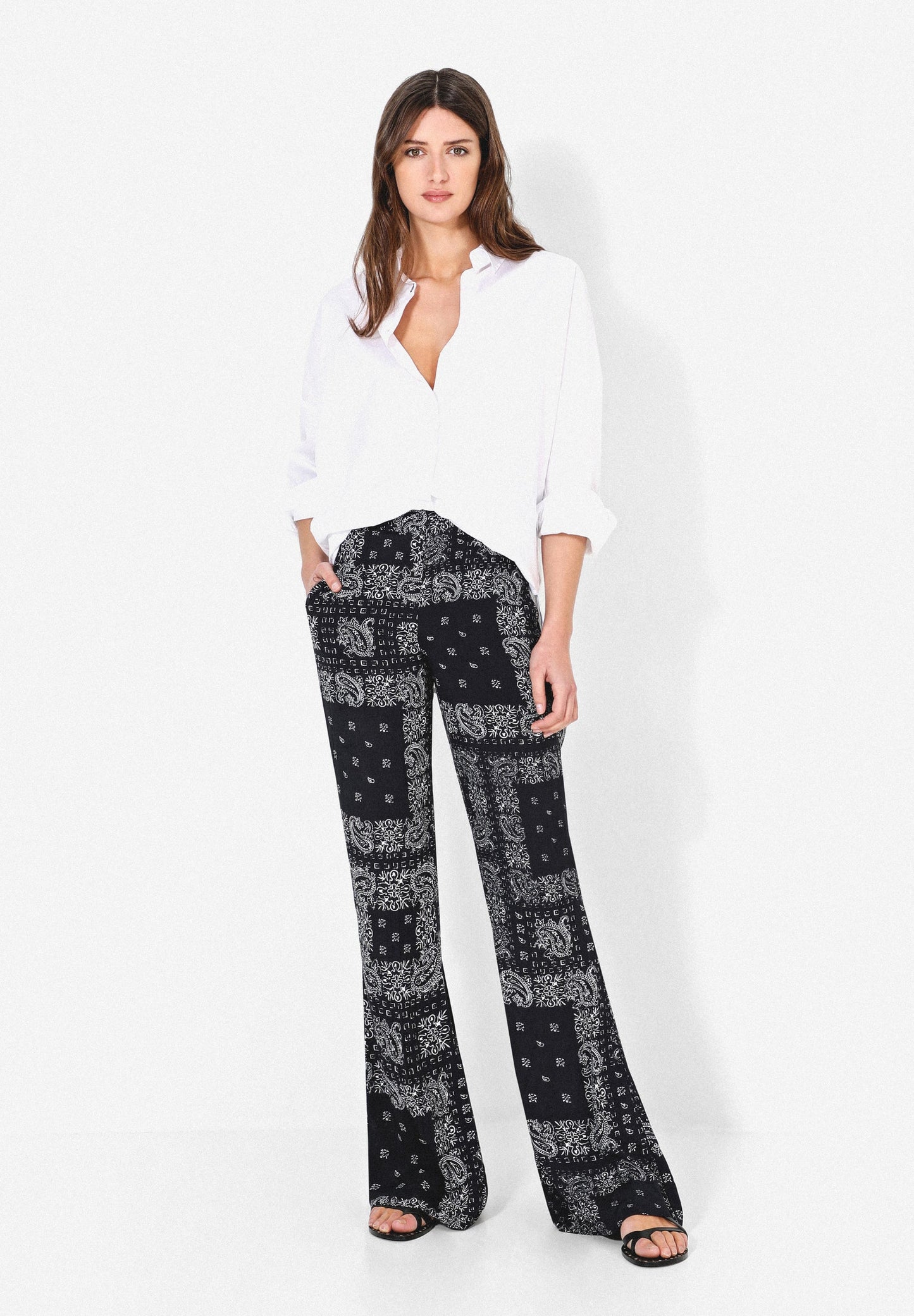 PANTALÓN FLARE PAISLEY