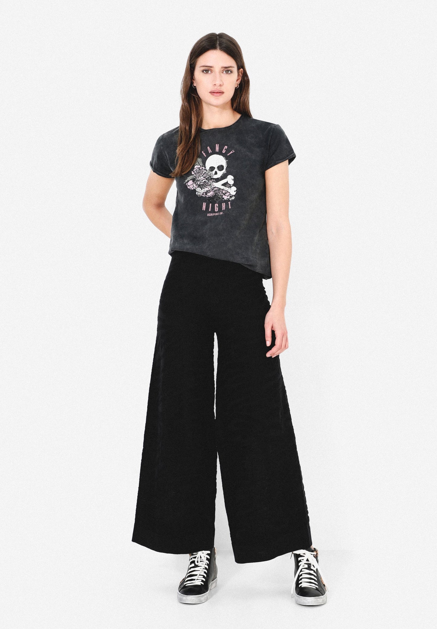 CAMISETA LAVADA ROSAS