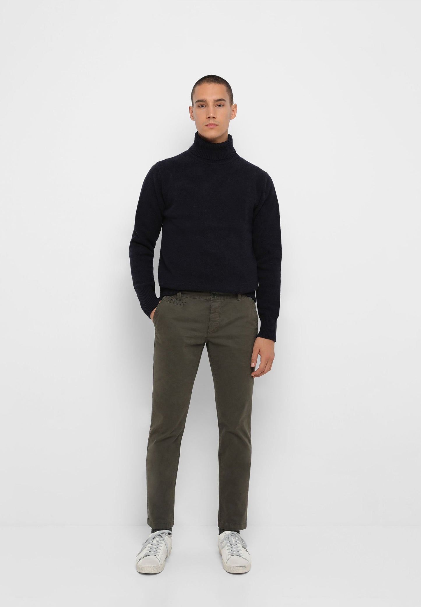 PANTALÓN CHINO CASUAL