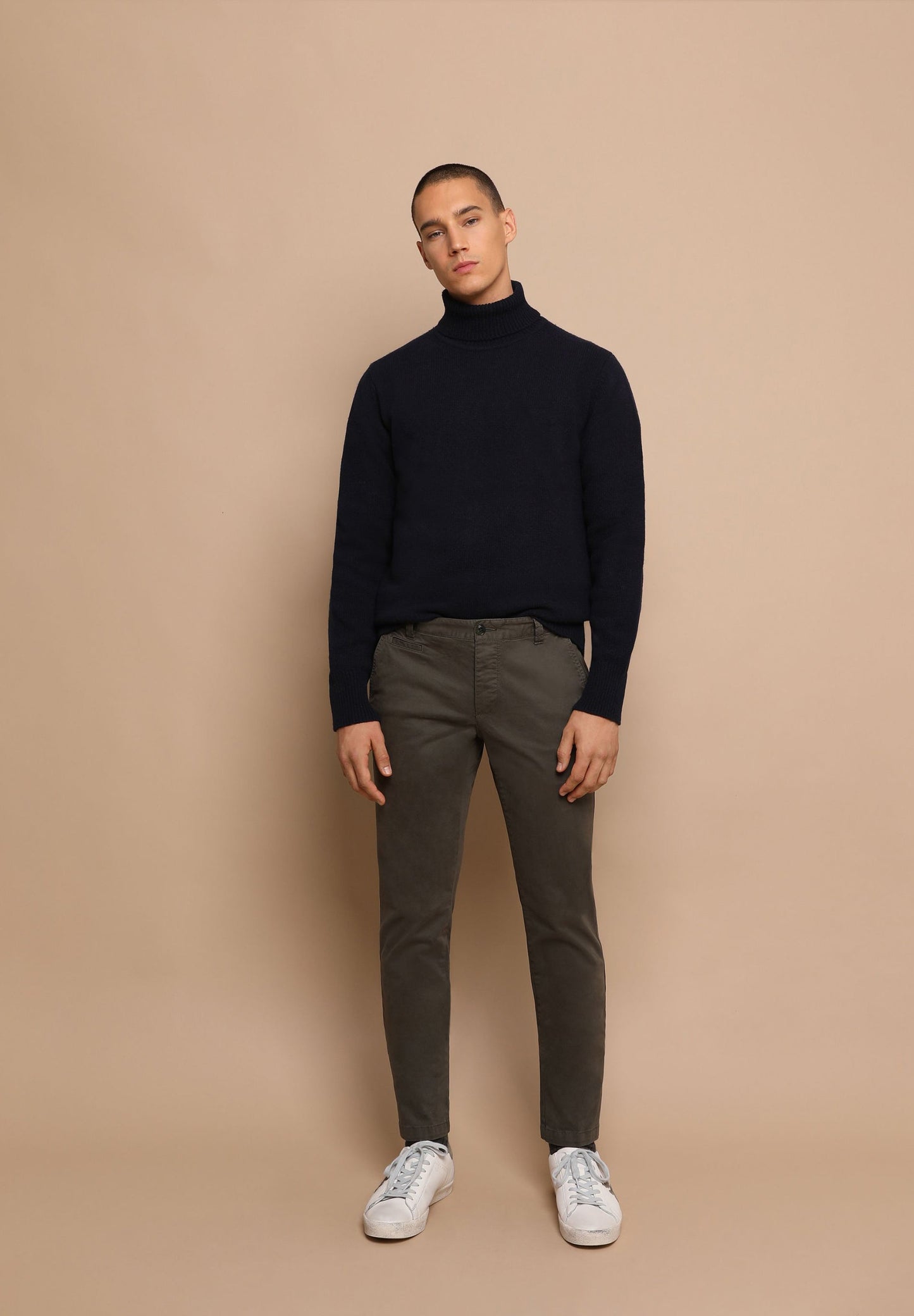 PANTALÓN CHINO CASUAL