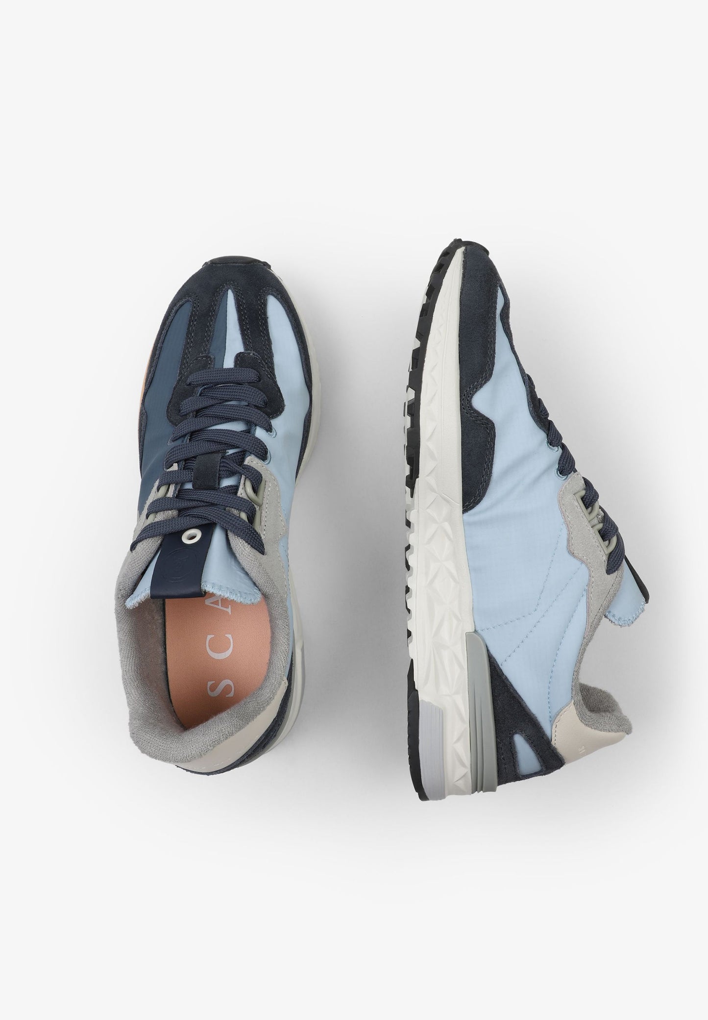 SNEAKERS LIGERAS