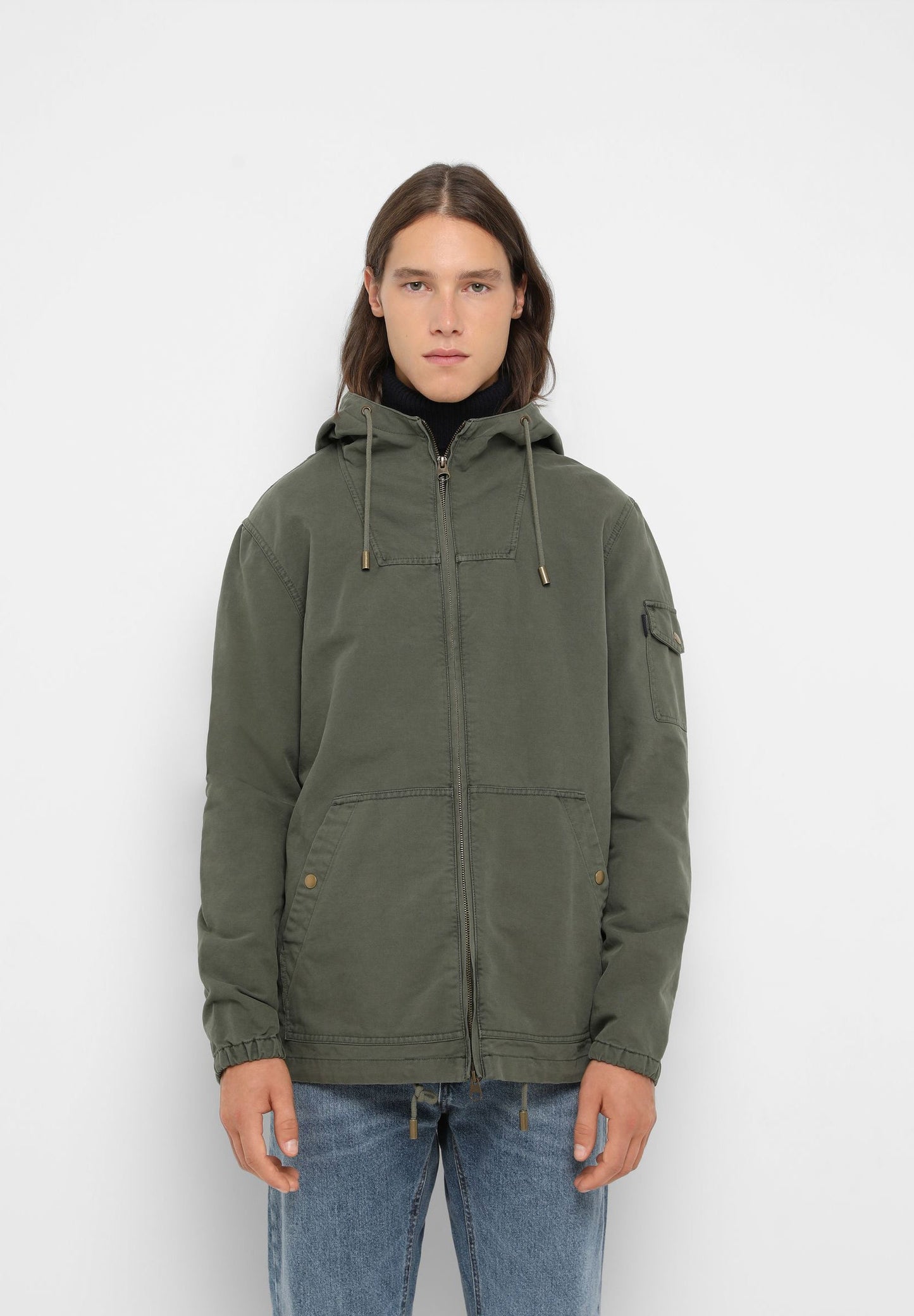 CHAQUETA LIGERA CAPUCHA
