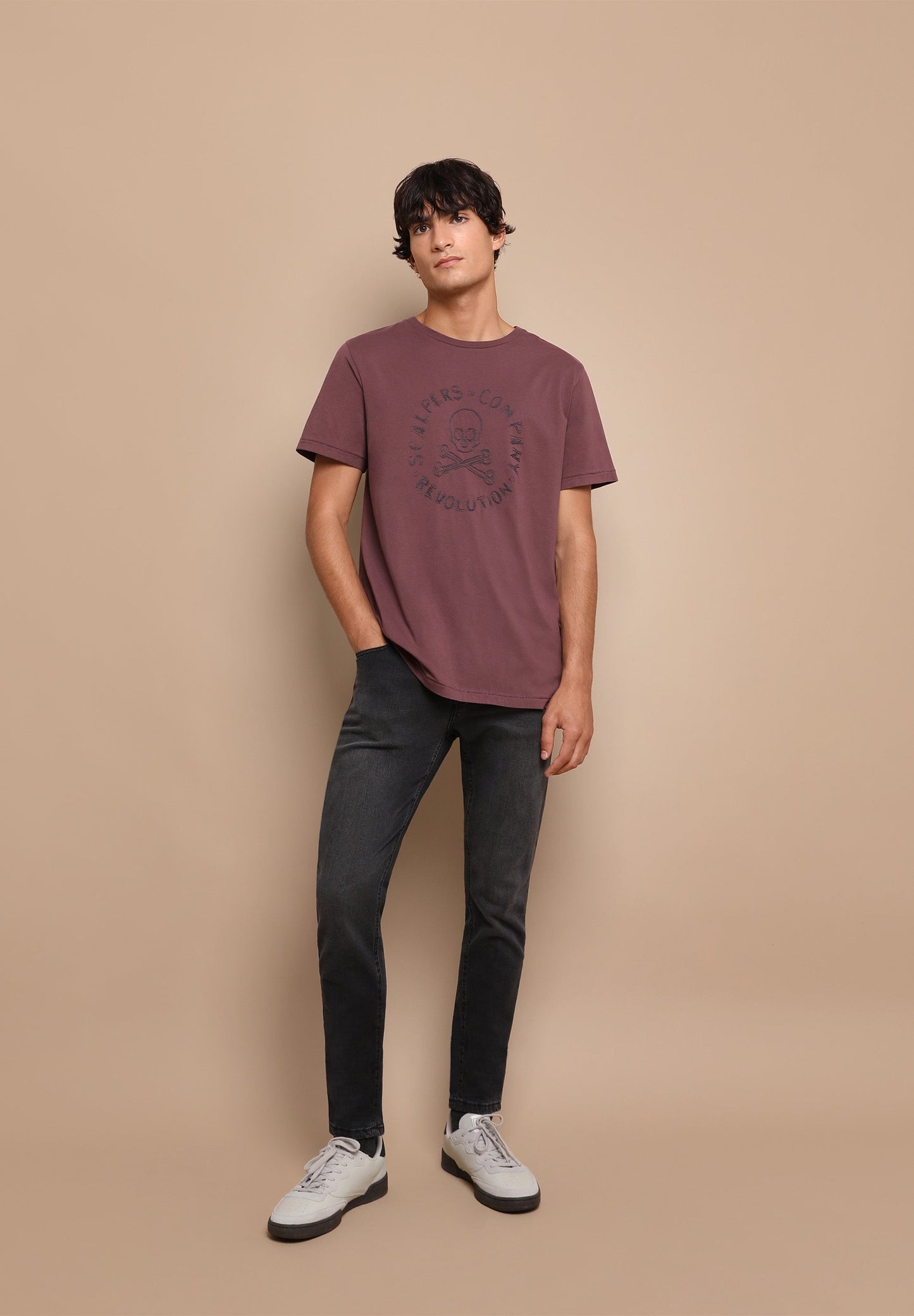 CAMISETA BORDADO CALAVERA
