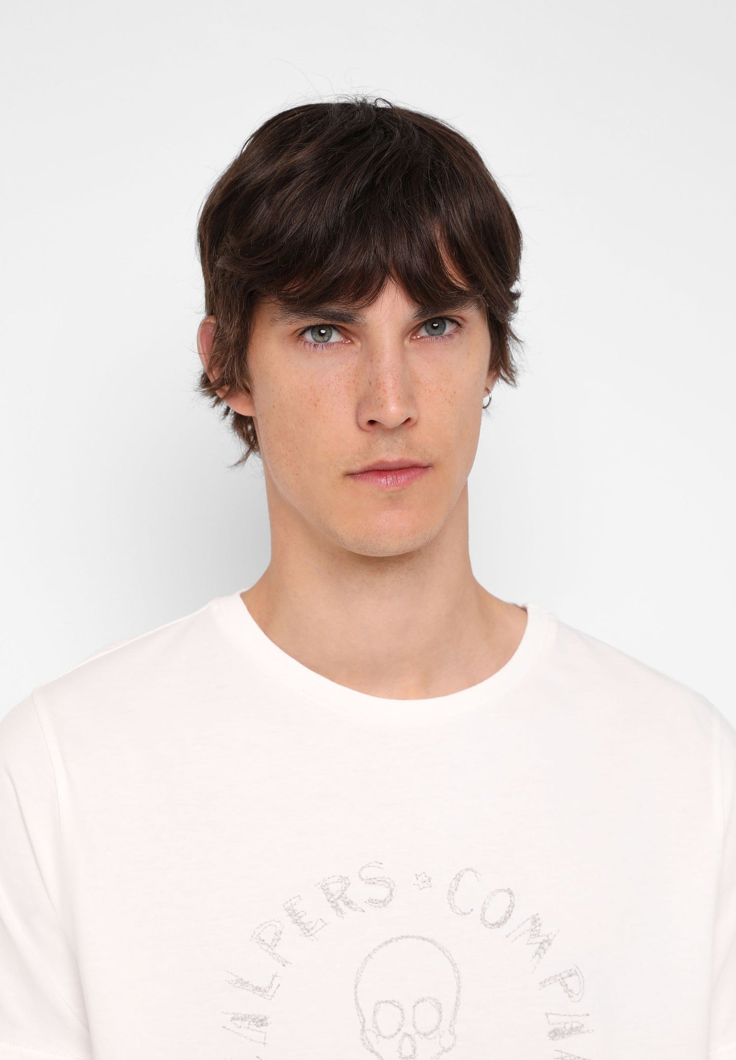 CAMISETA BORDADO CALAVERA