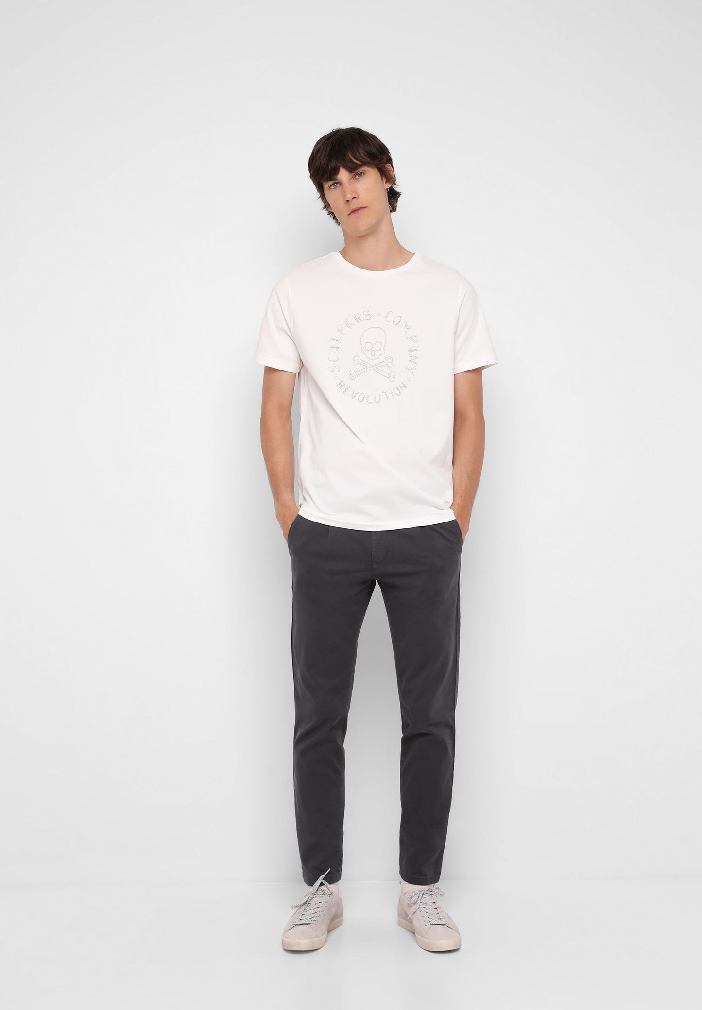 CAMISETA BORDADO CALAVERA