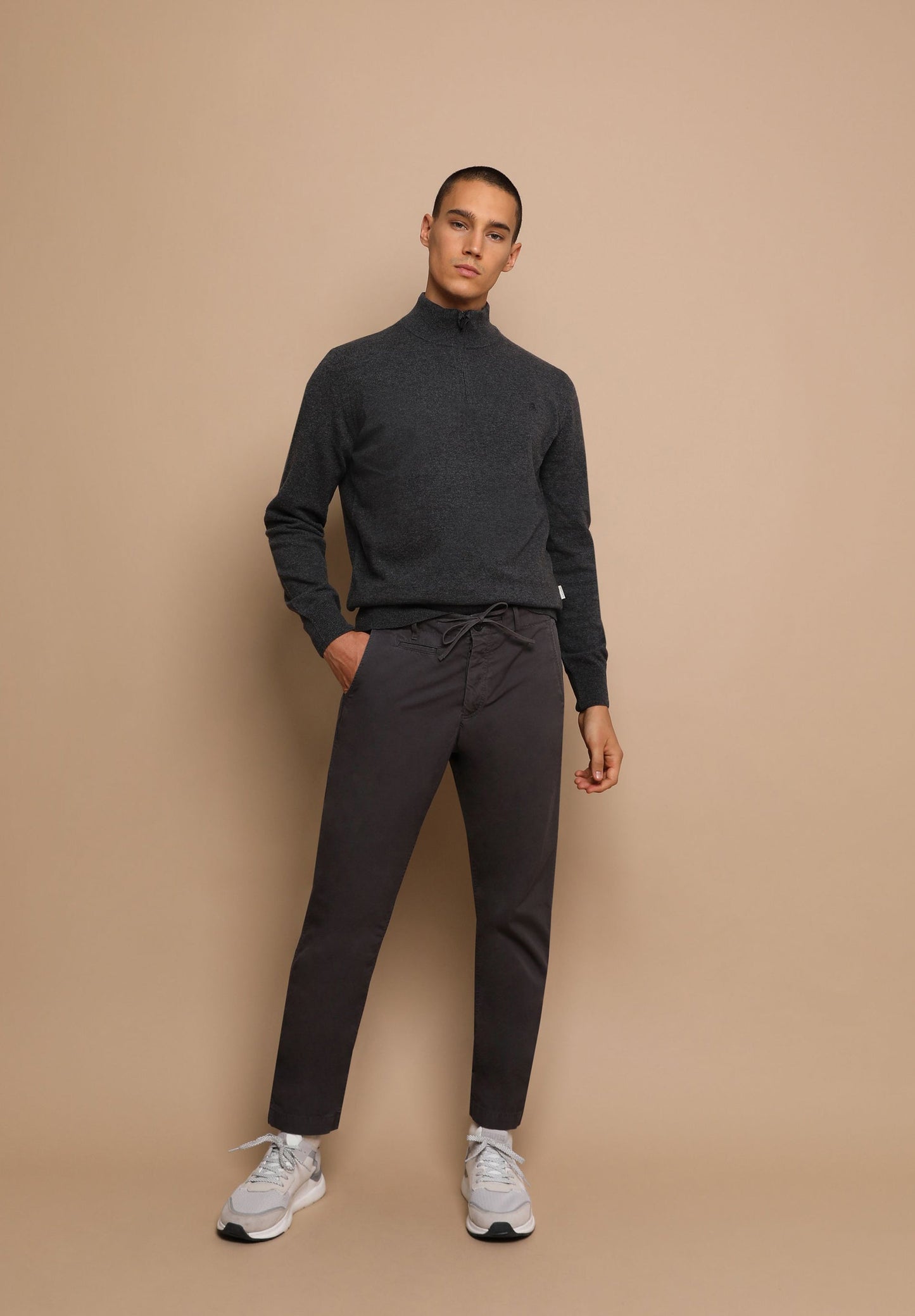 PANTALÓN CHINO CORDÓN