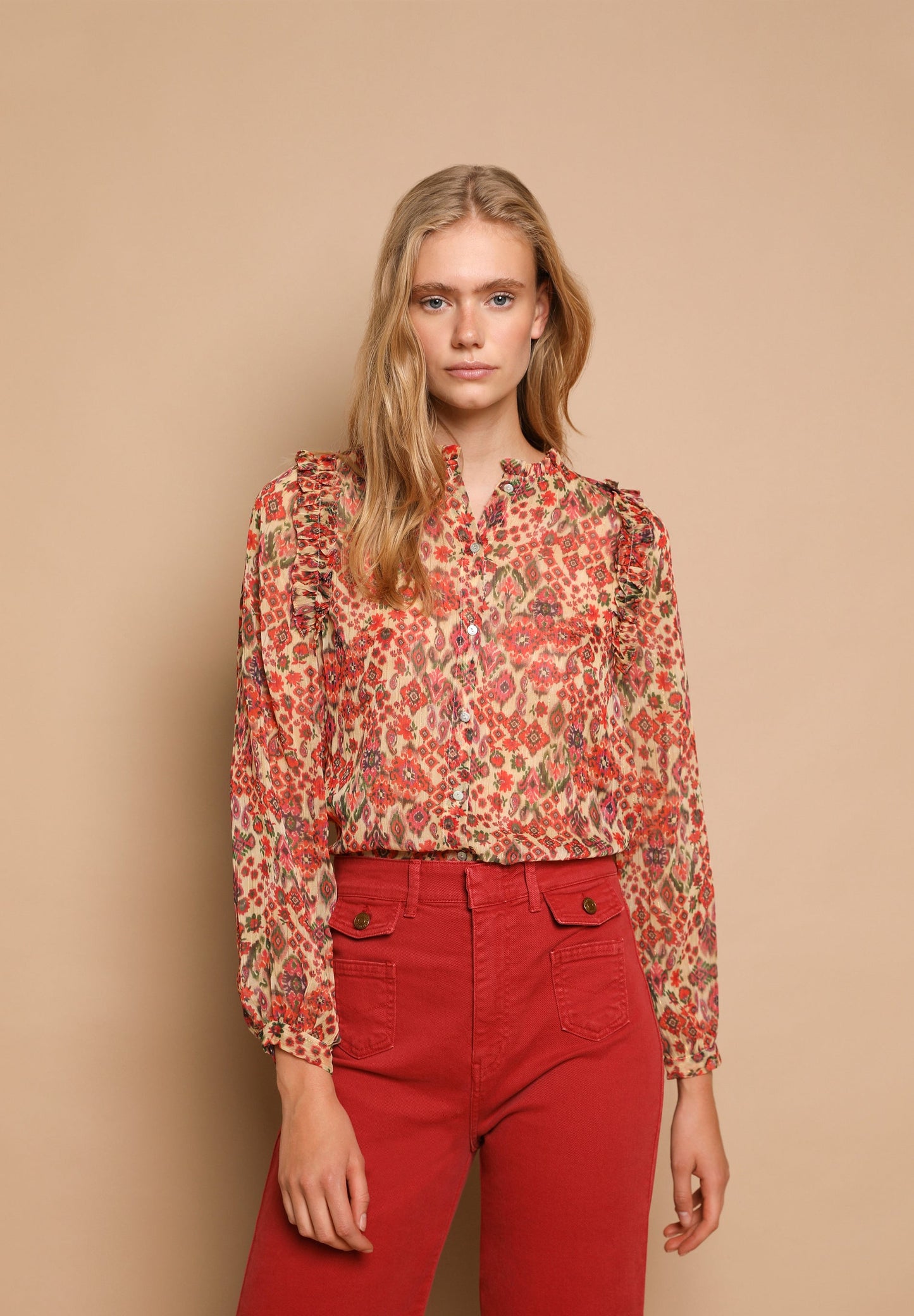BLUSA ESTAMPADA VOLANTES