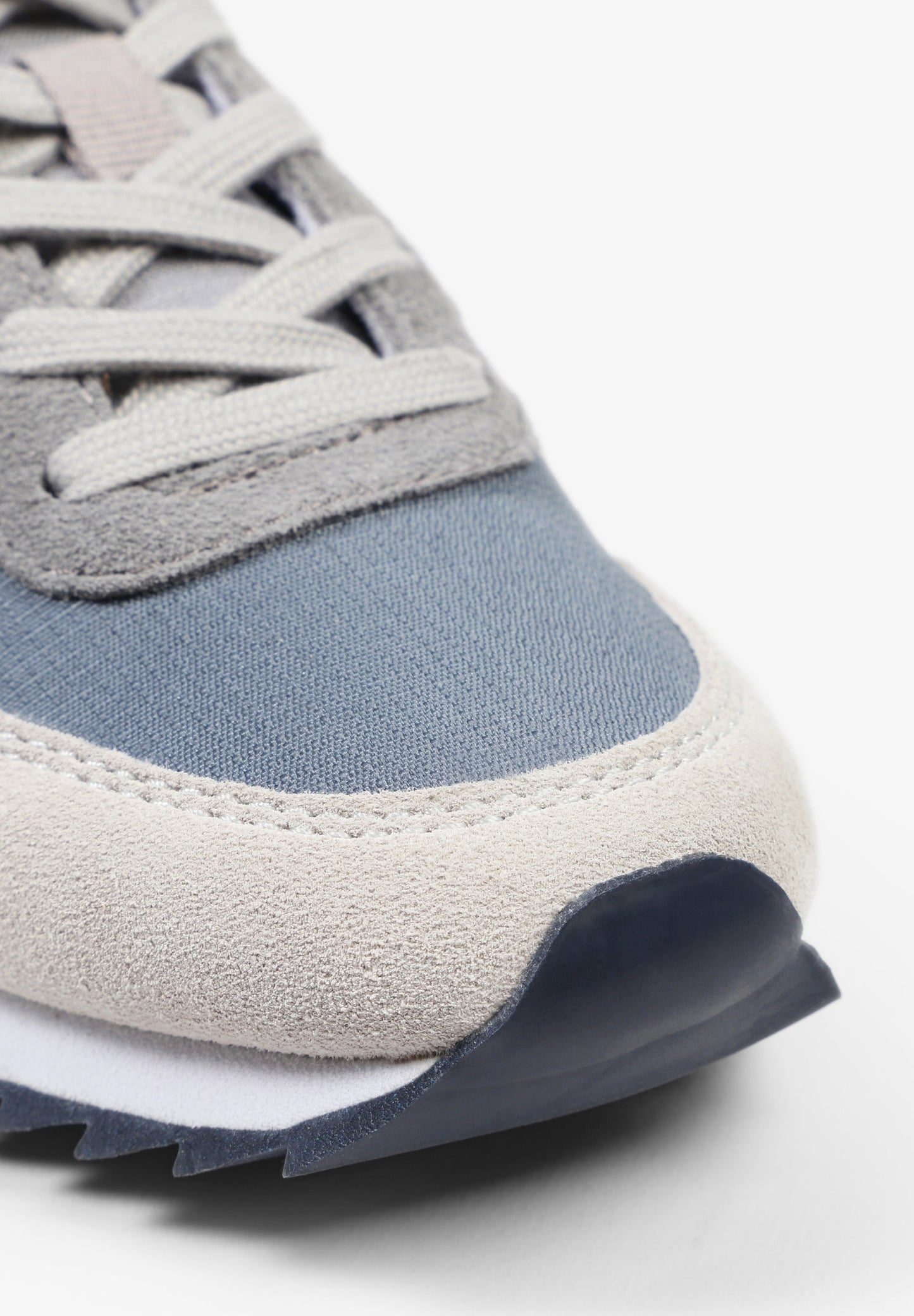 SNEAKERS CALAVERA INSIGNIA