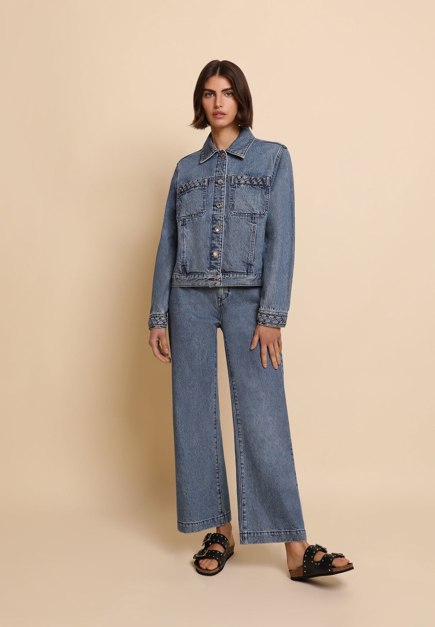 PANTALÓN DENIM DETALLE TRENZADO